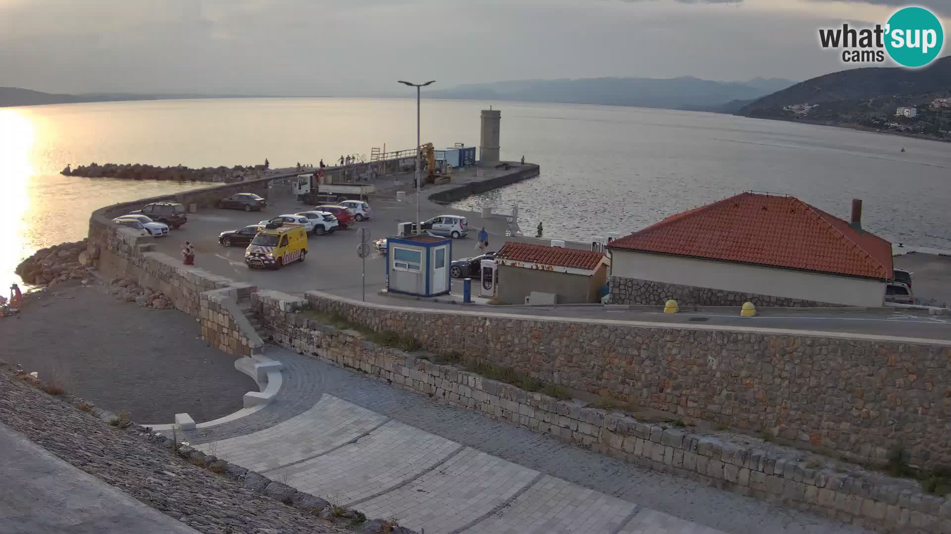 Senj Hafen Webcam – Wellenbrecher & Leuchtturm Liveblick