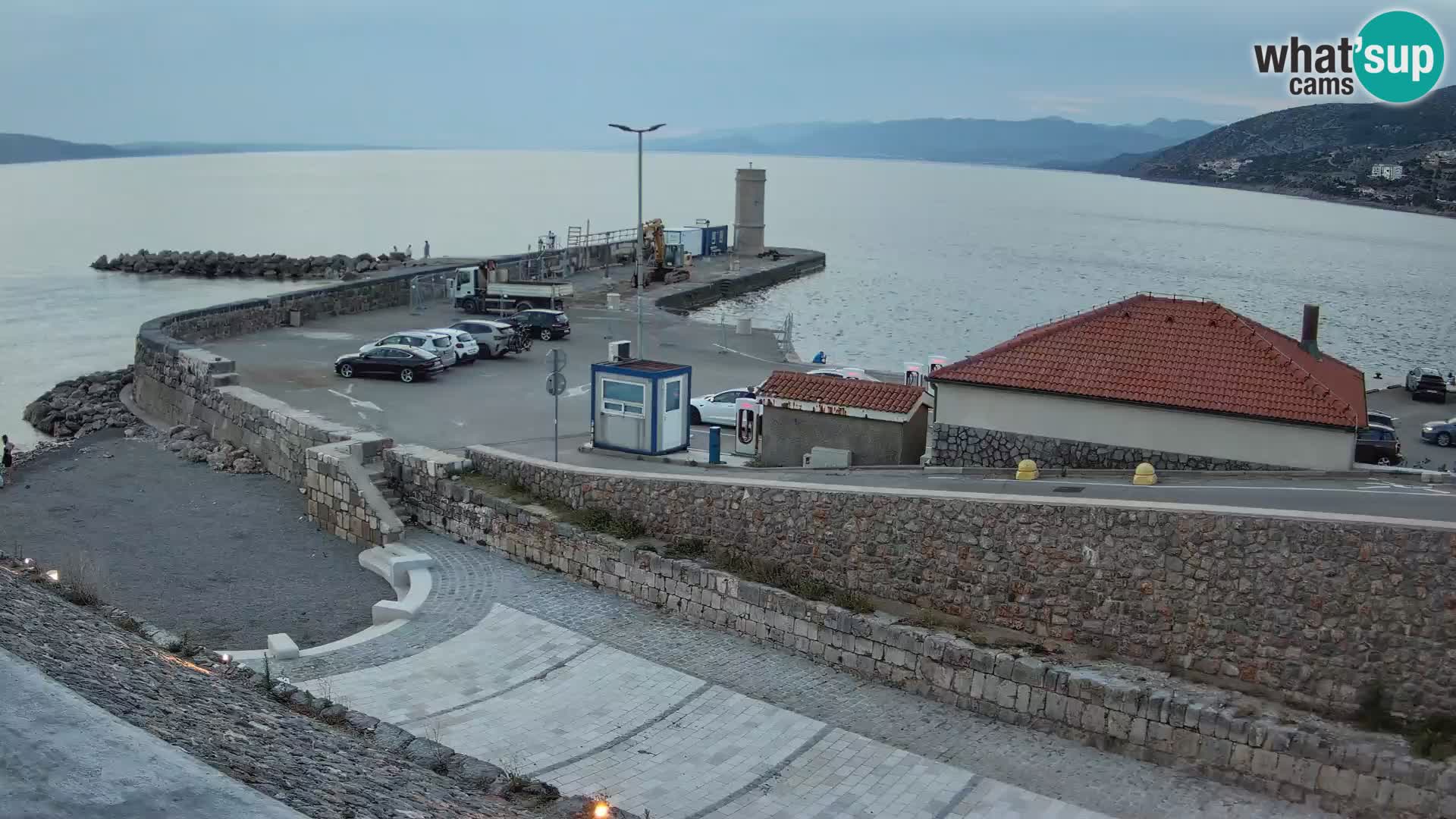 Senj Hafen Webcam – Wellenbrecher & Leuchtturm Liveblick