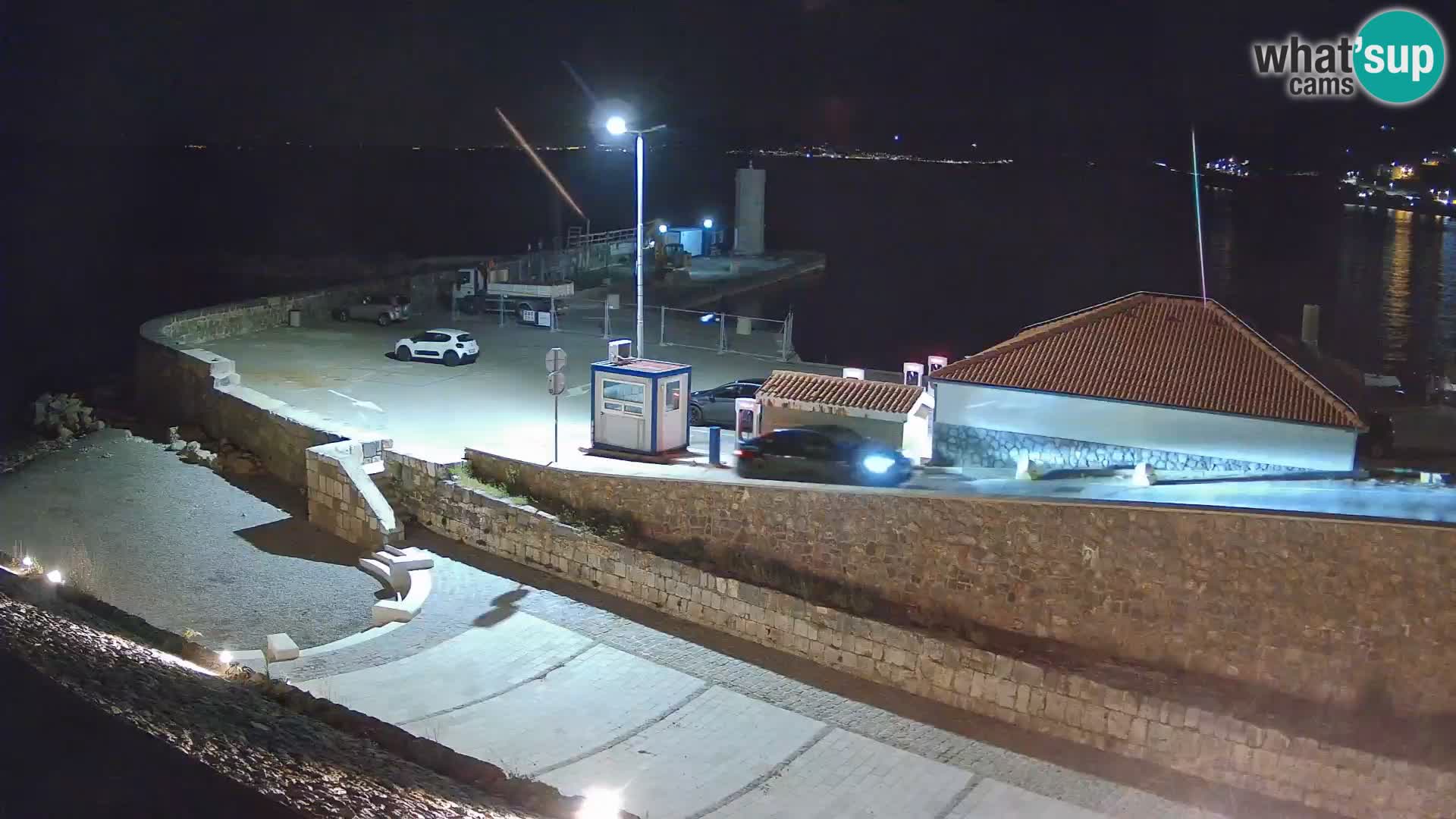 Webcam port de Senj – Vue sur la jetée et le phare