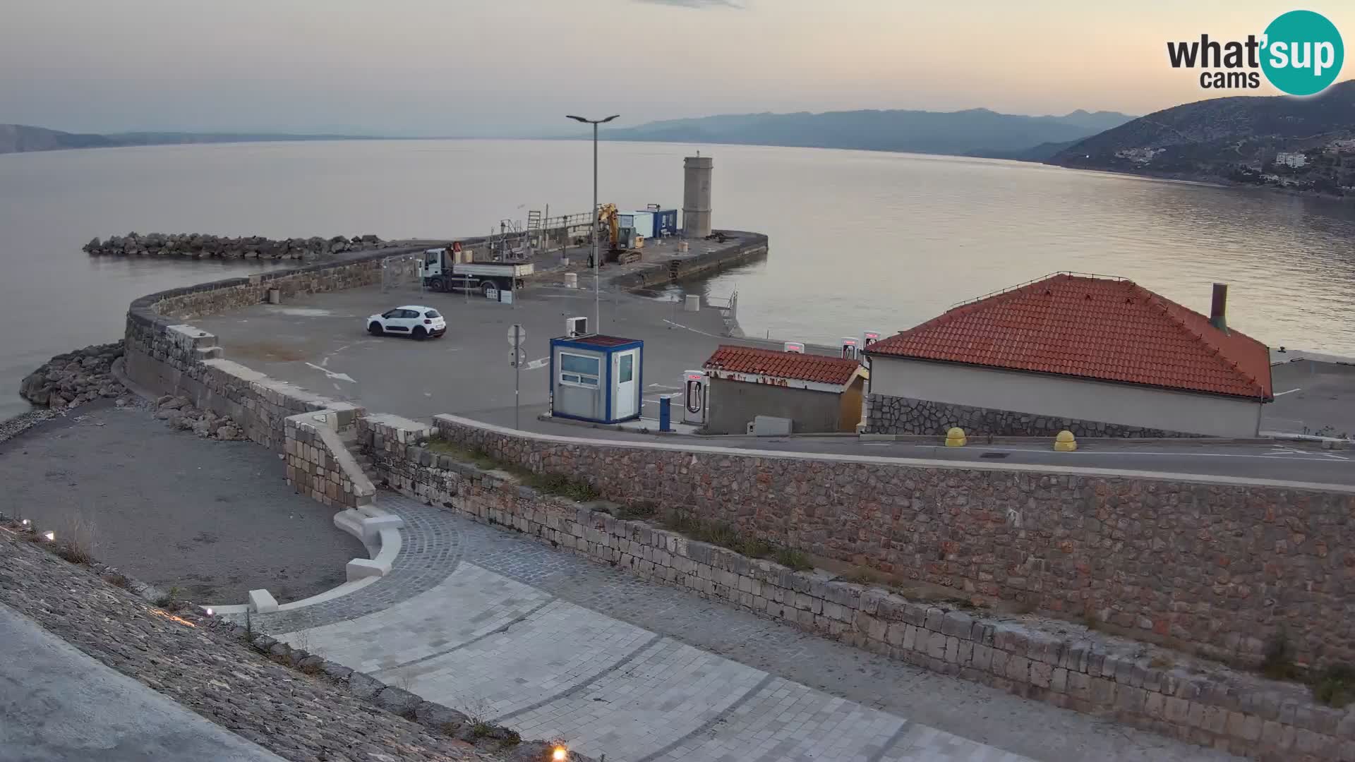 Webcam puerto de Senj – Rompeolas y faro en directo