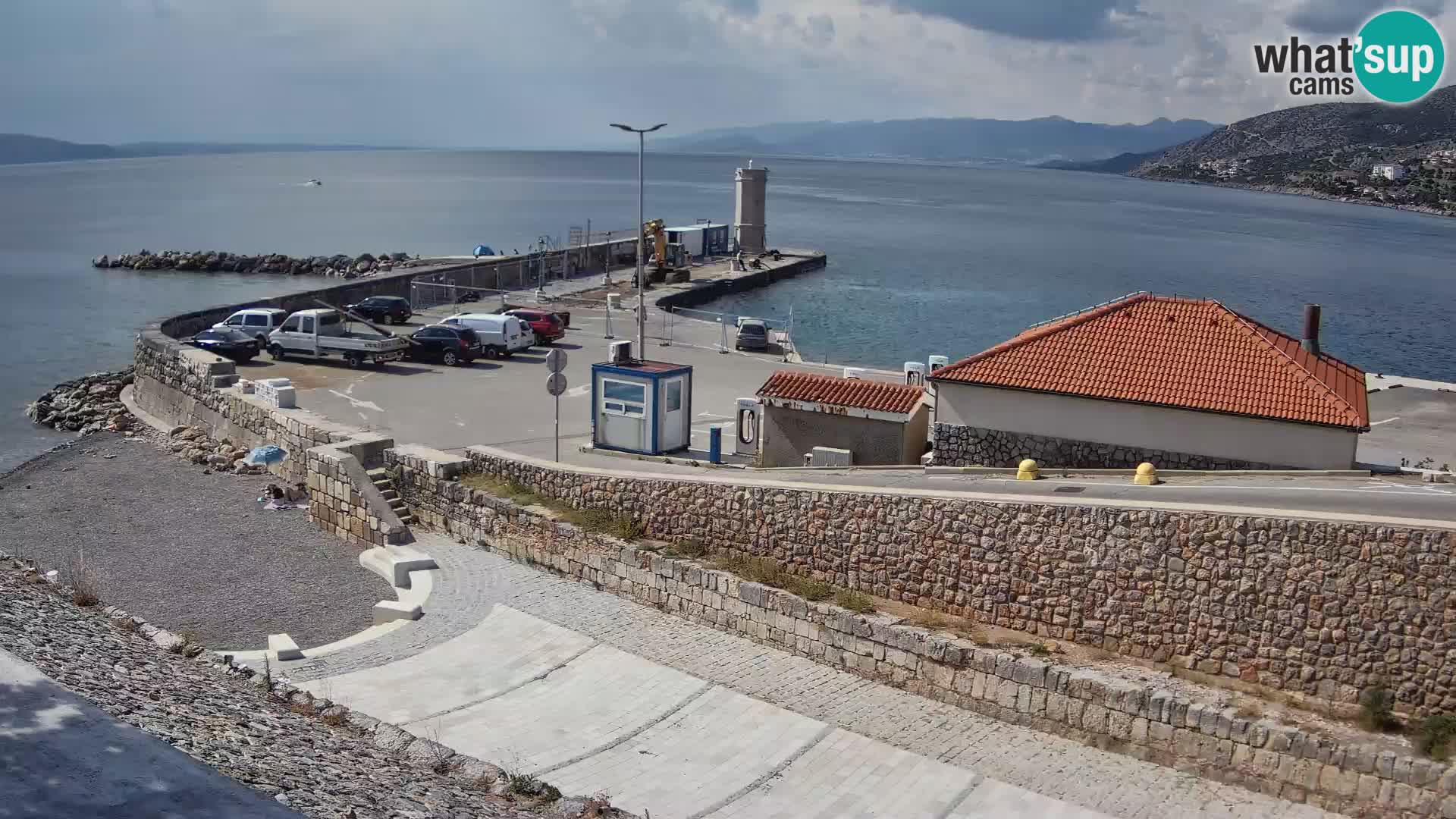 Webcam port de Senj – Vue sur la jetée et le phare