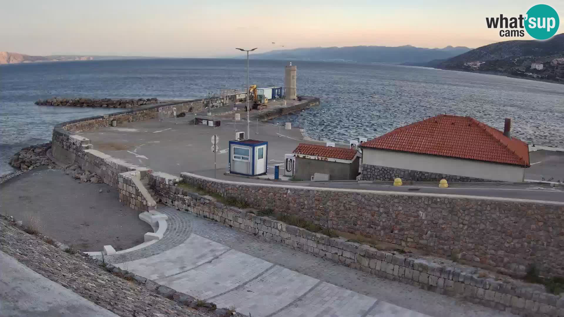 Webcam Porto di Segna – Frangiflutti e Faro in diretta