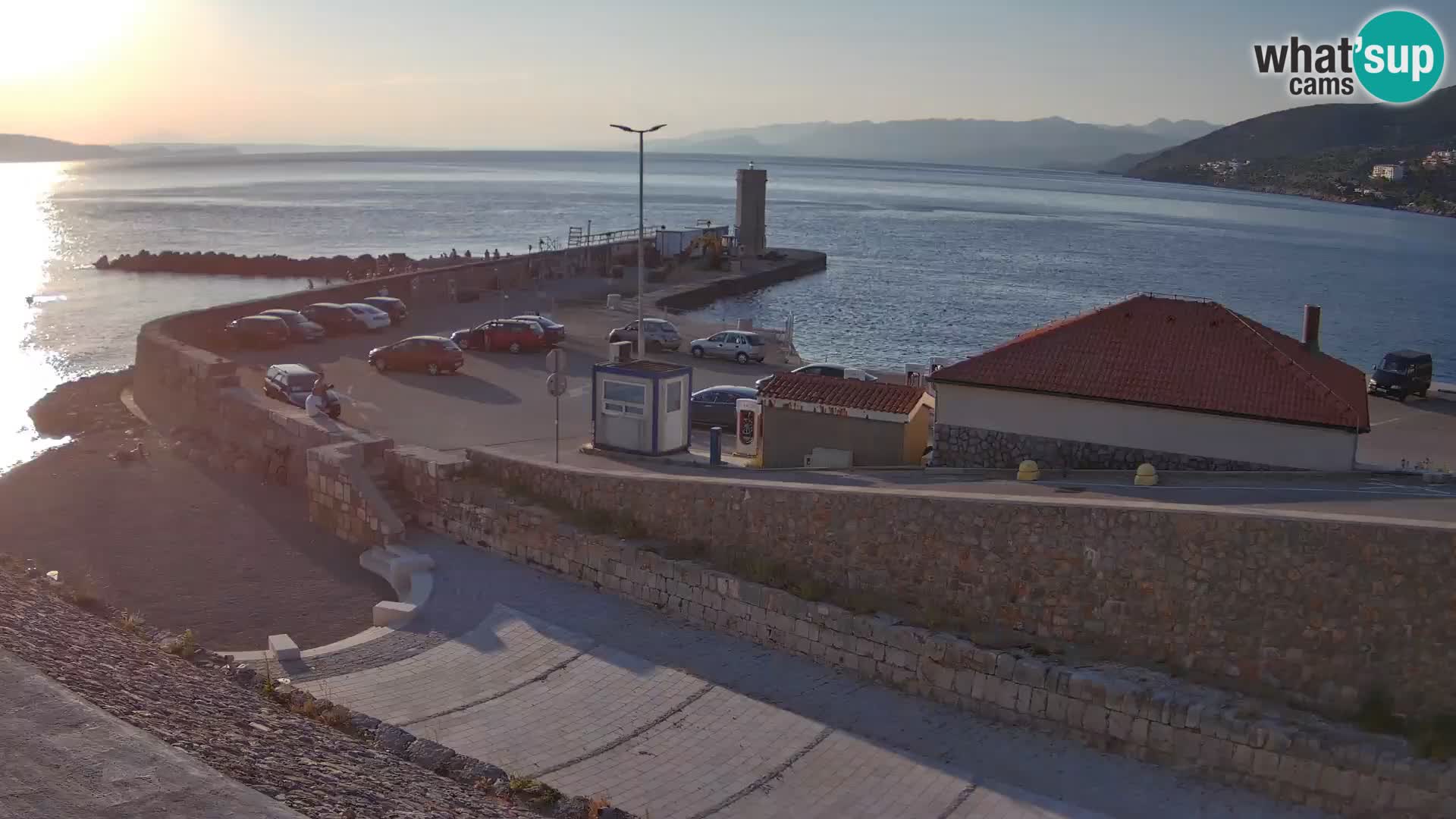 Senj Hafen Webcam – Wellenbrecher & Leuchtturm Liveblick