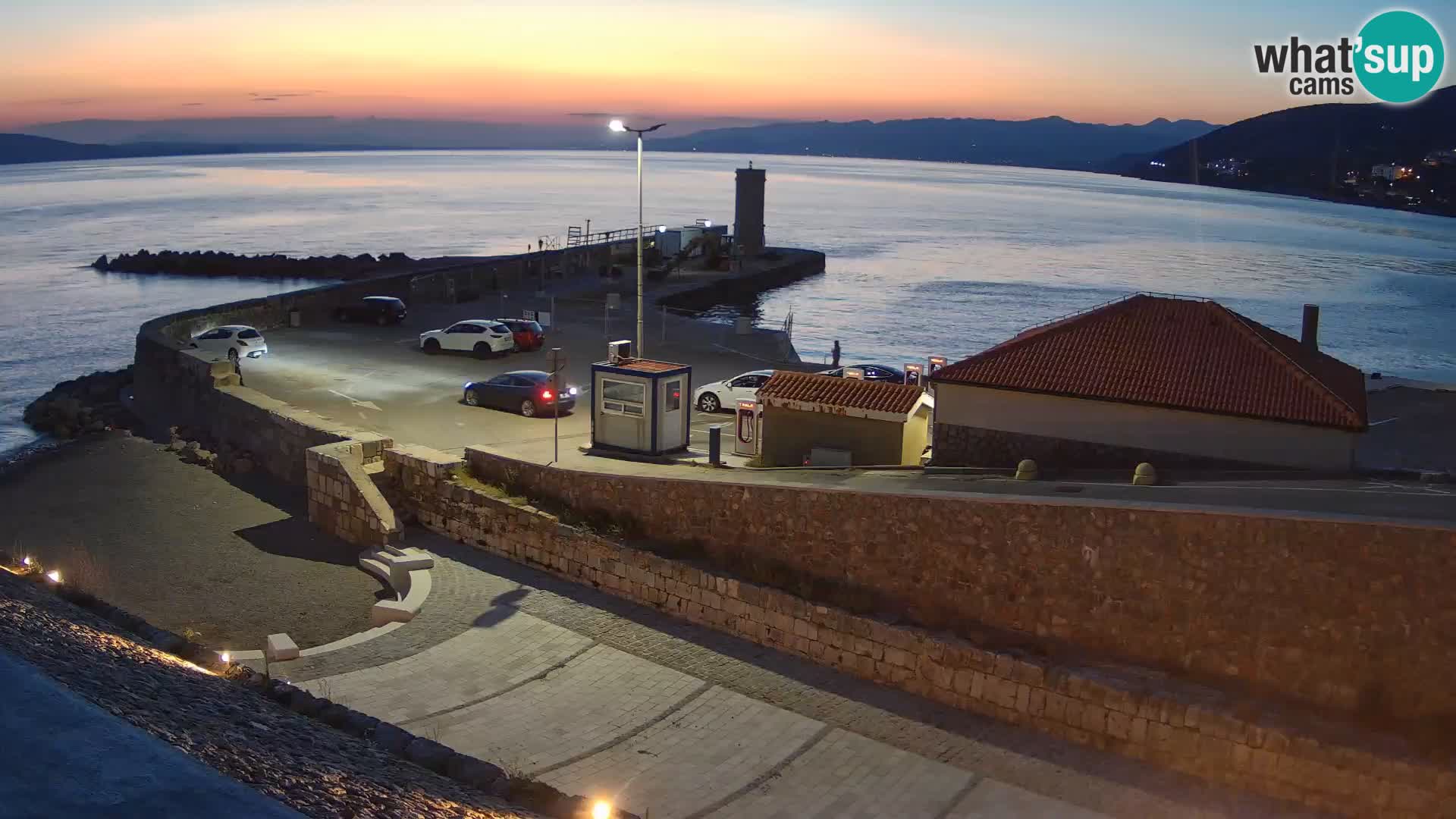 Webcam port de Senj – Vue sur la jetée et le phare