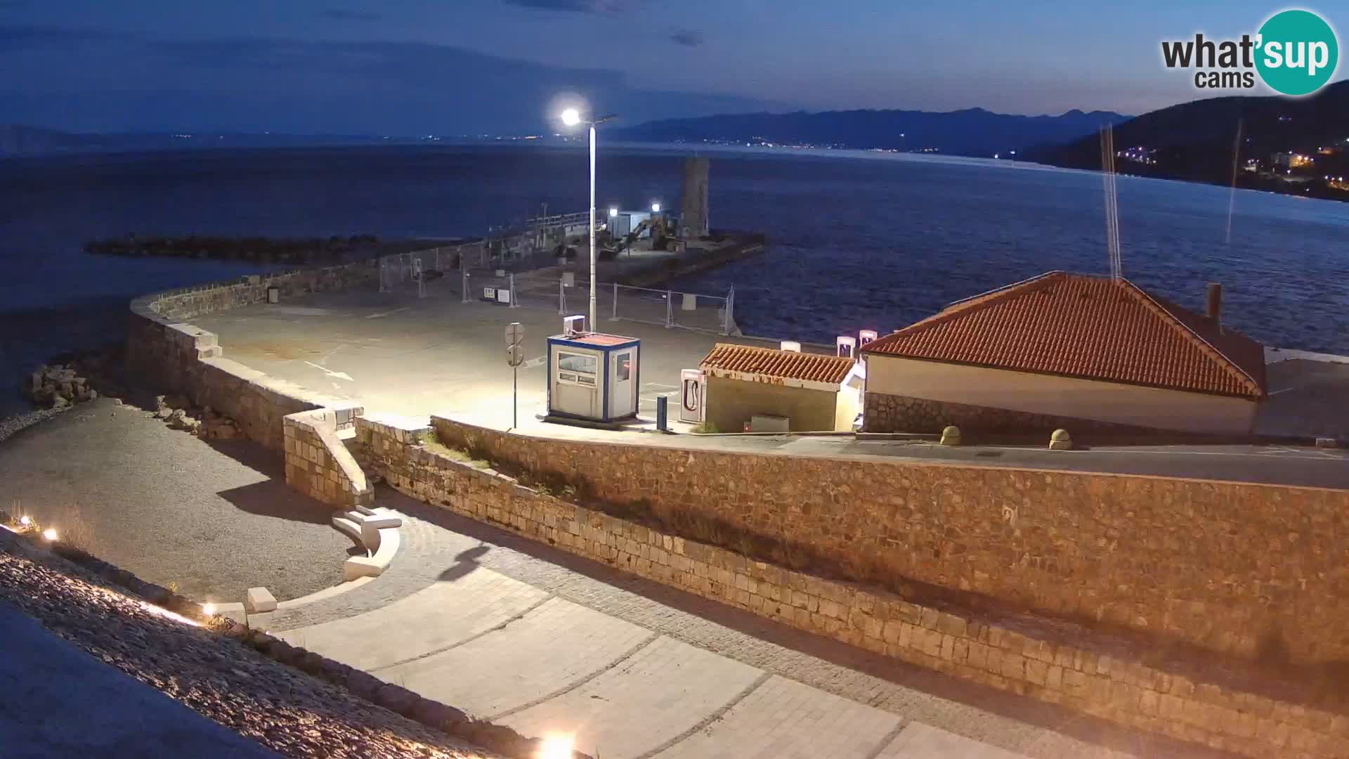 Webcam puerto de Senj – Rompeolas y faro en directo