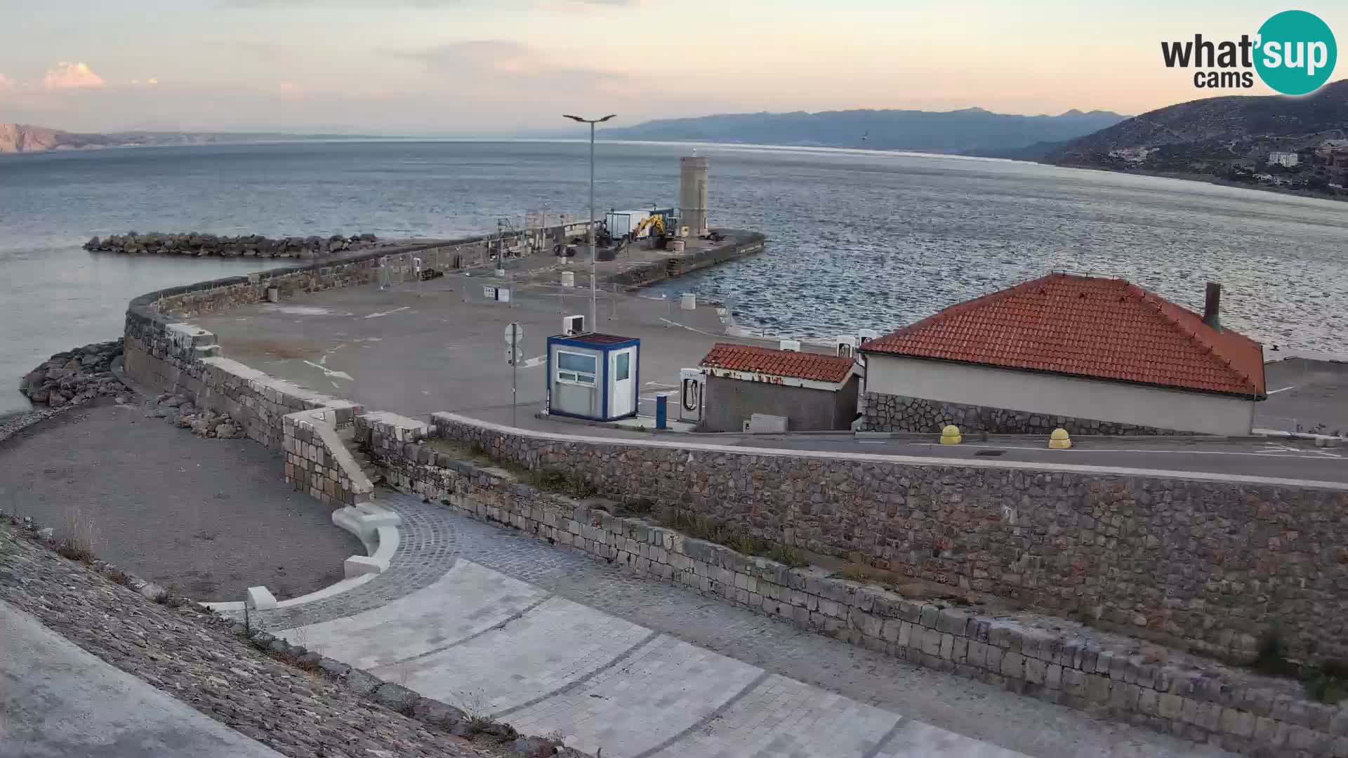 Senj Harbour Webcam – Breakwater & Lighthouse Live View