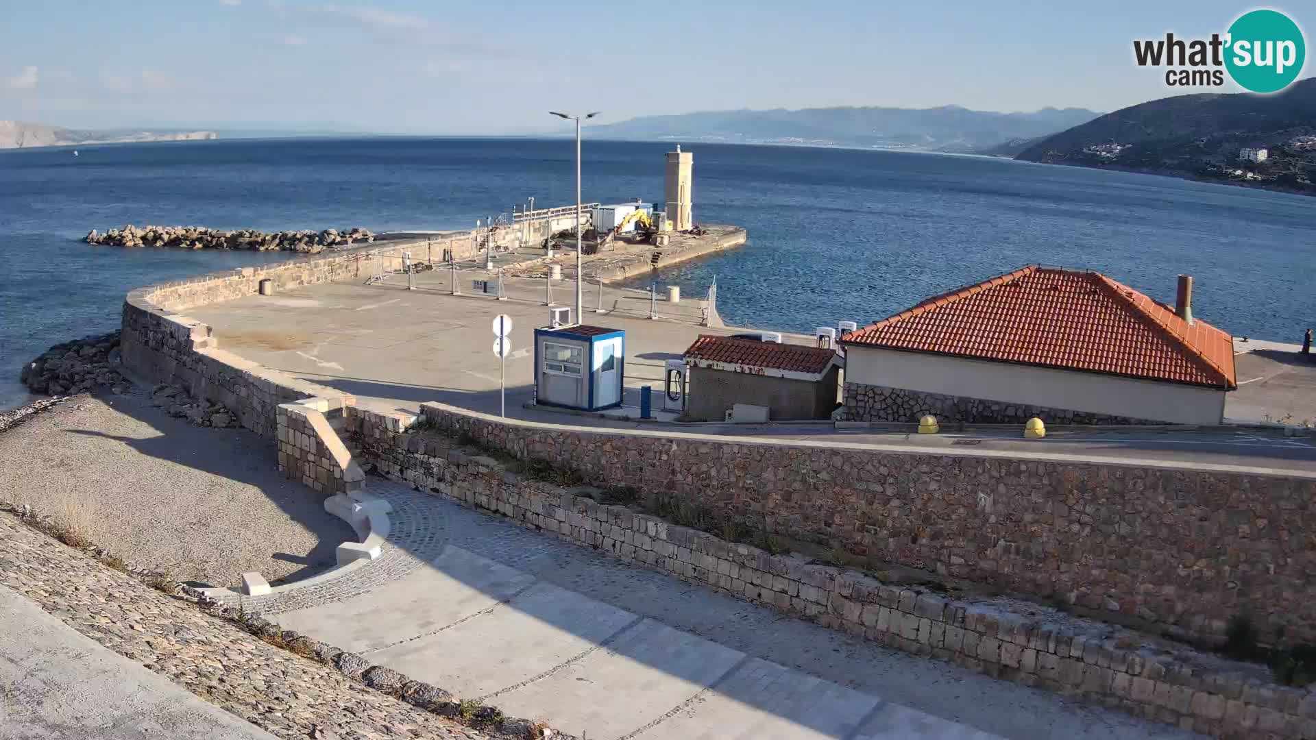 Senj Hafen Webcam – Wellenbrecher & Leuchtturm Liveblick