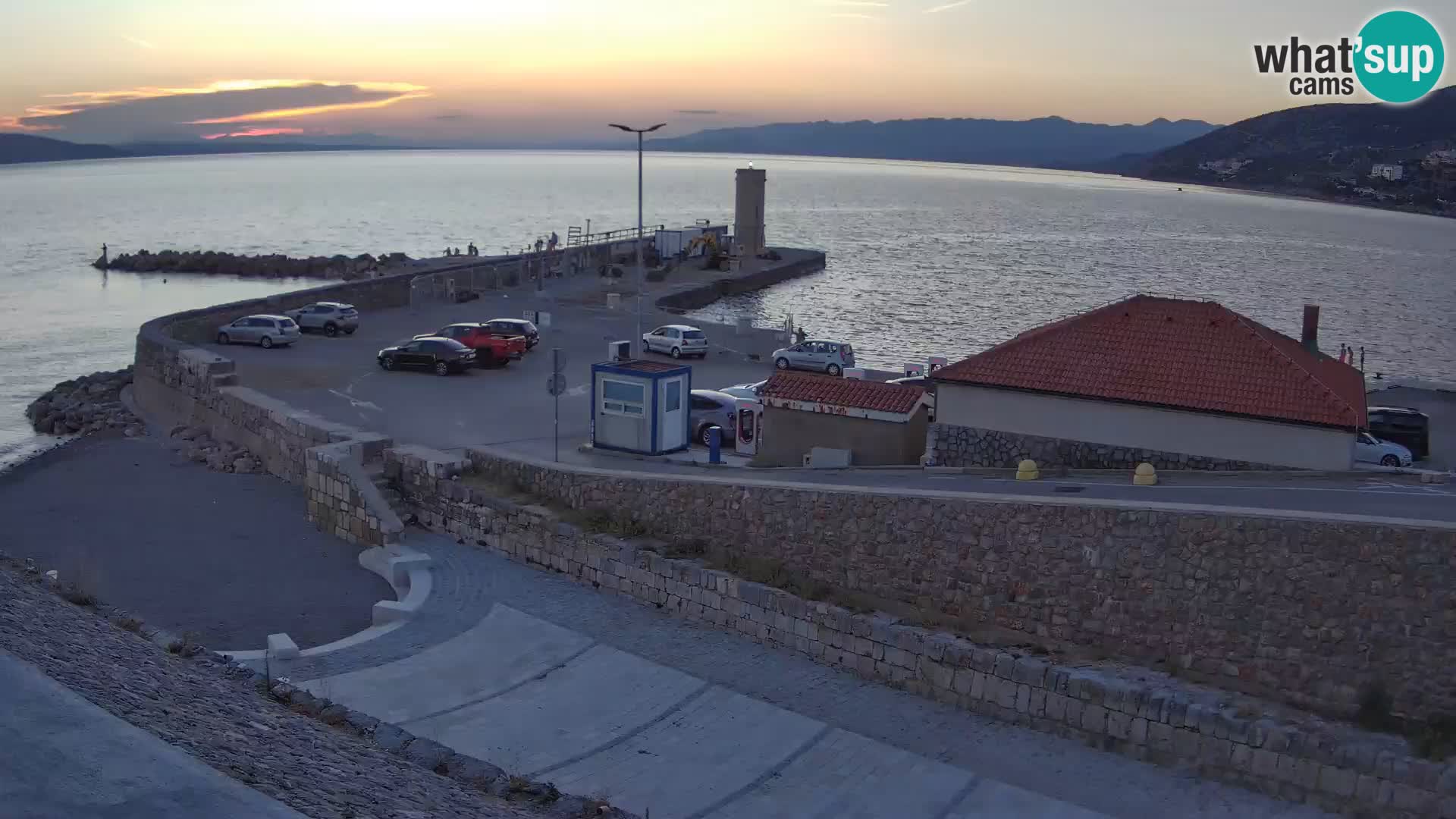 Webcam puerto de Senj – Rompeolas y faro en directo