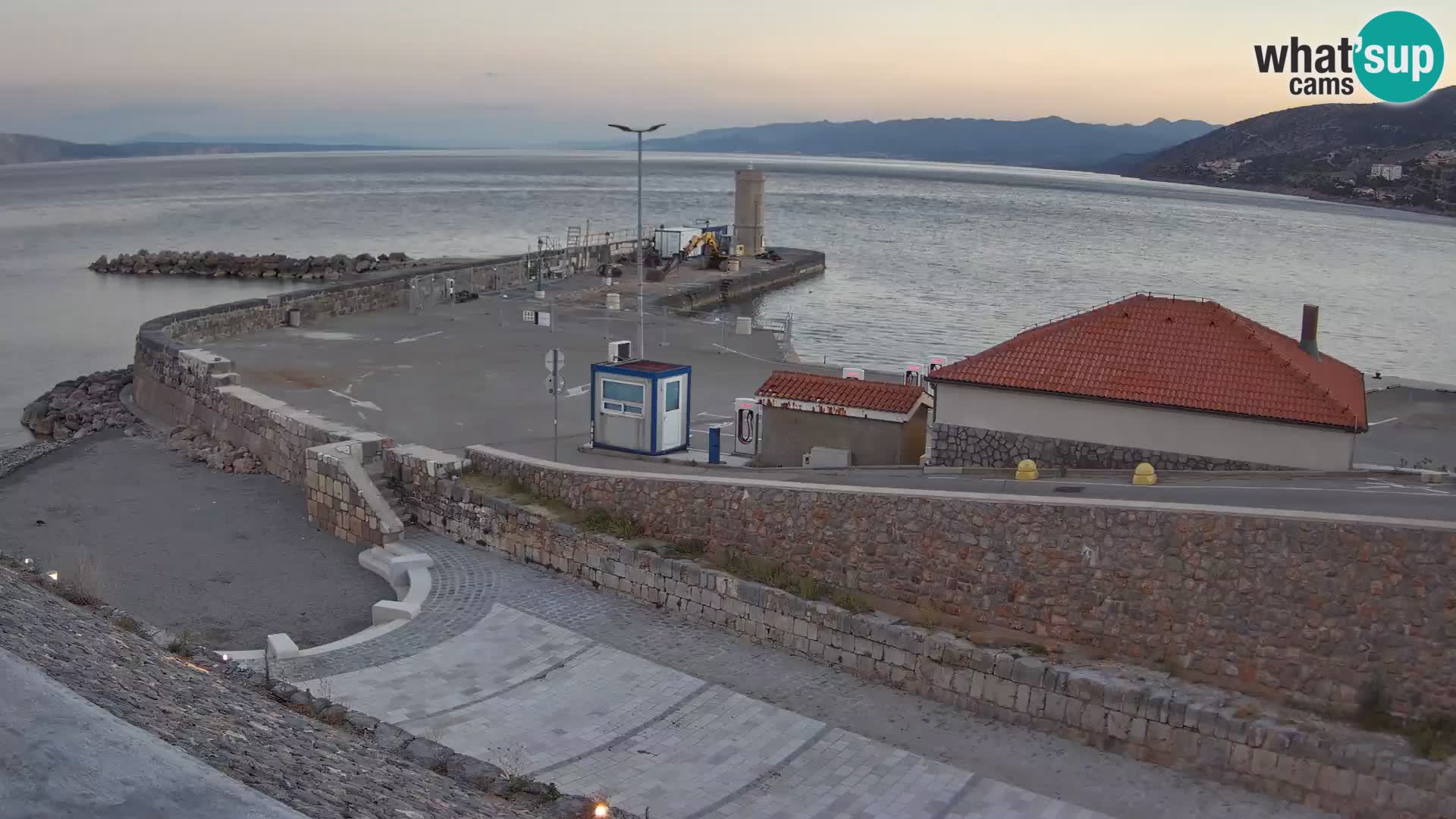Webcam puerto de Senj – Rompeolas y faro en directo
