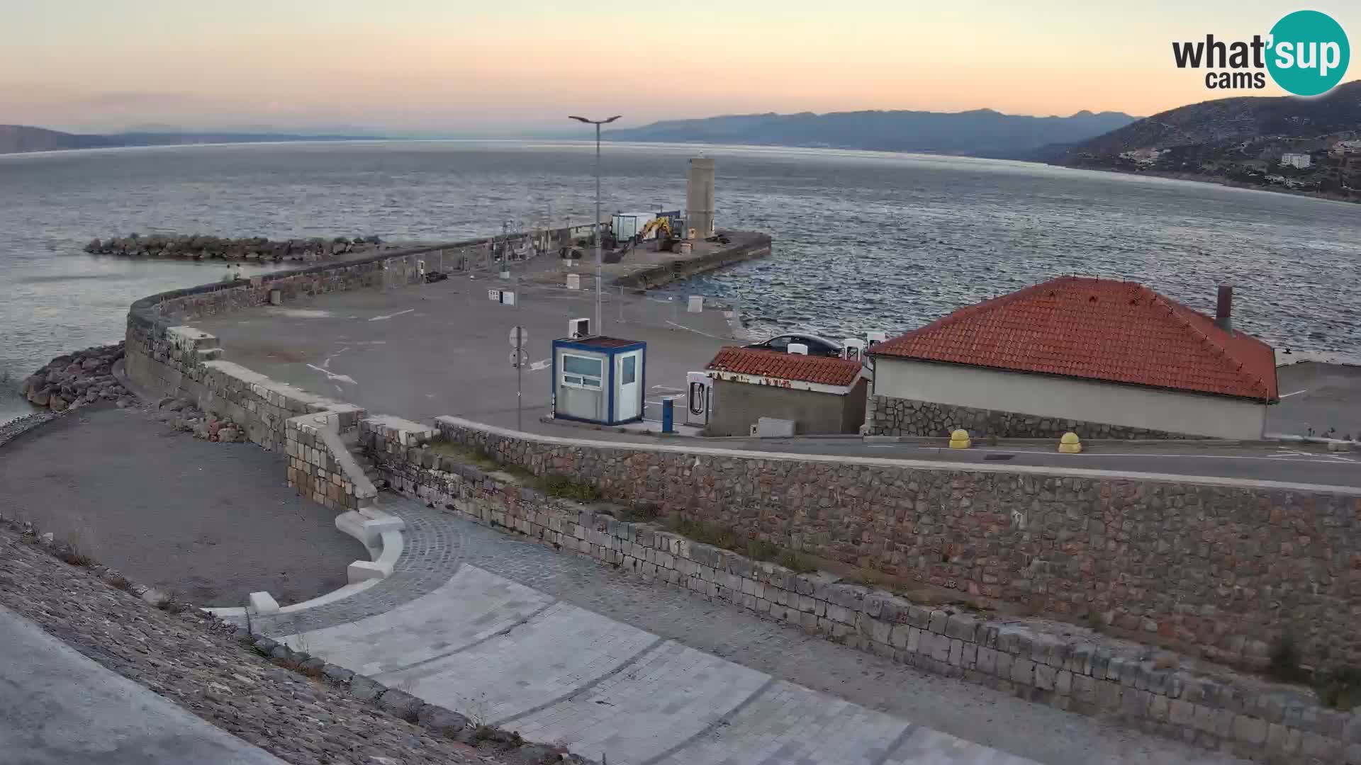 Webcam puerto de Senj – Rompeolas y faro en directo