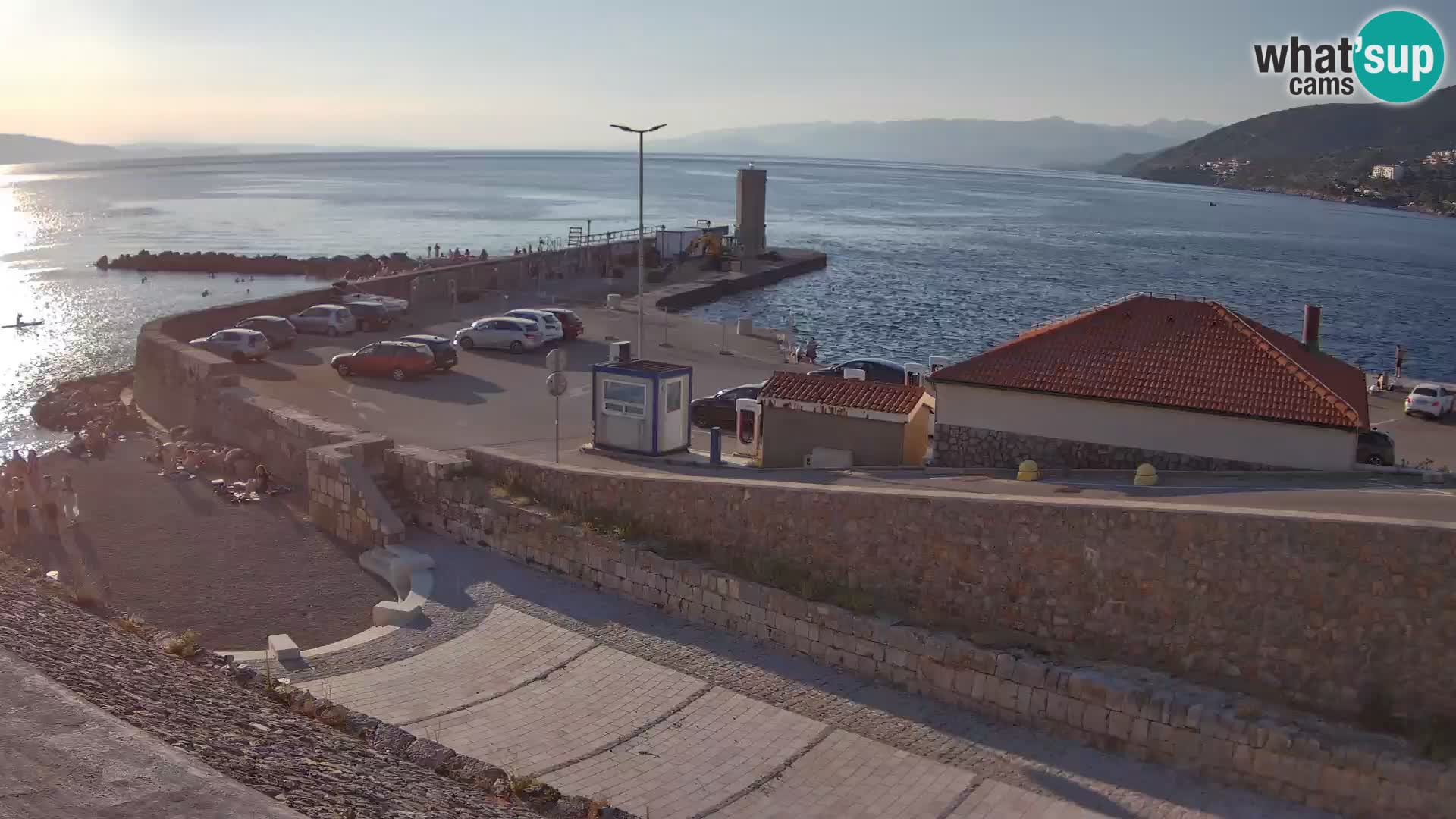 Webcam port de Senj – Vue sur la jetée et le phare