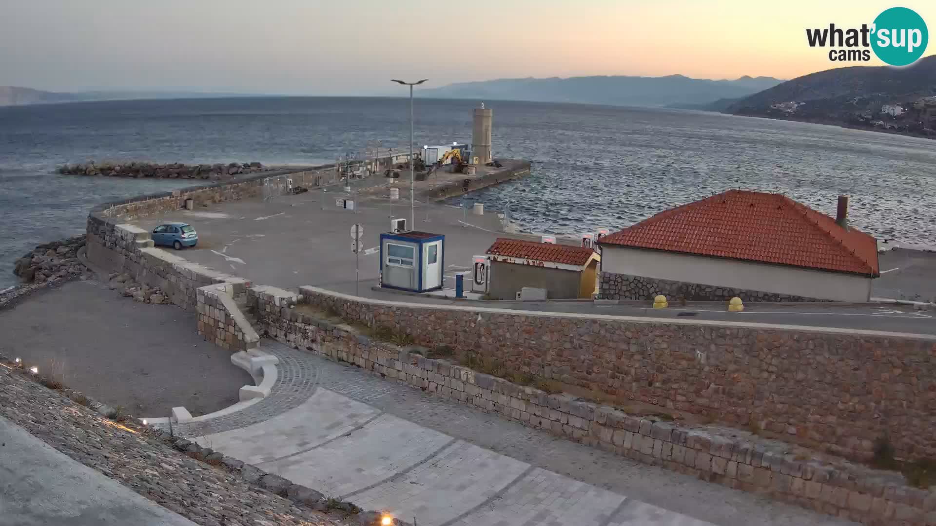 Senj Hafen Webcam – Wellenbrecher & Leuchtturm Liveblick