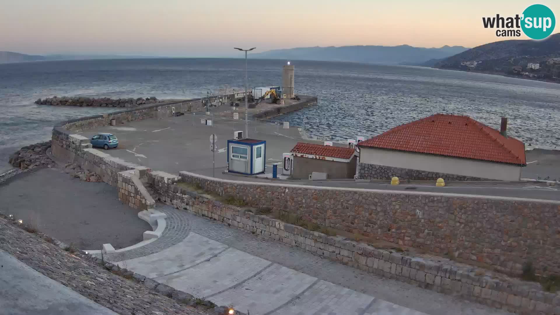 Web kamera Senj luka – Lukobran i svjetionik uživo