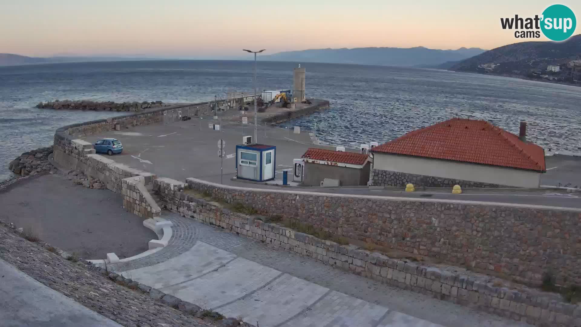 Webcam port de Senj – Vue sur la jetée et le phare