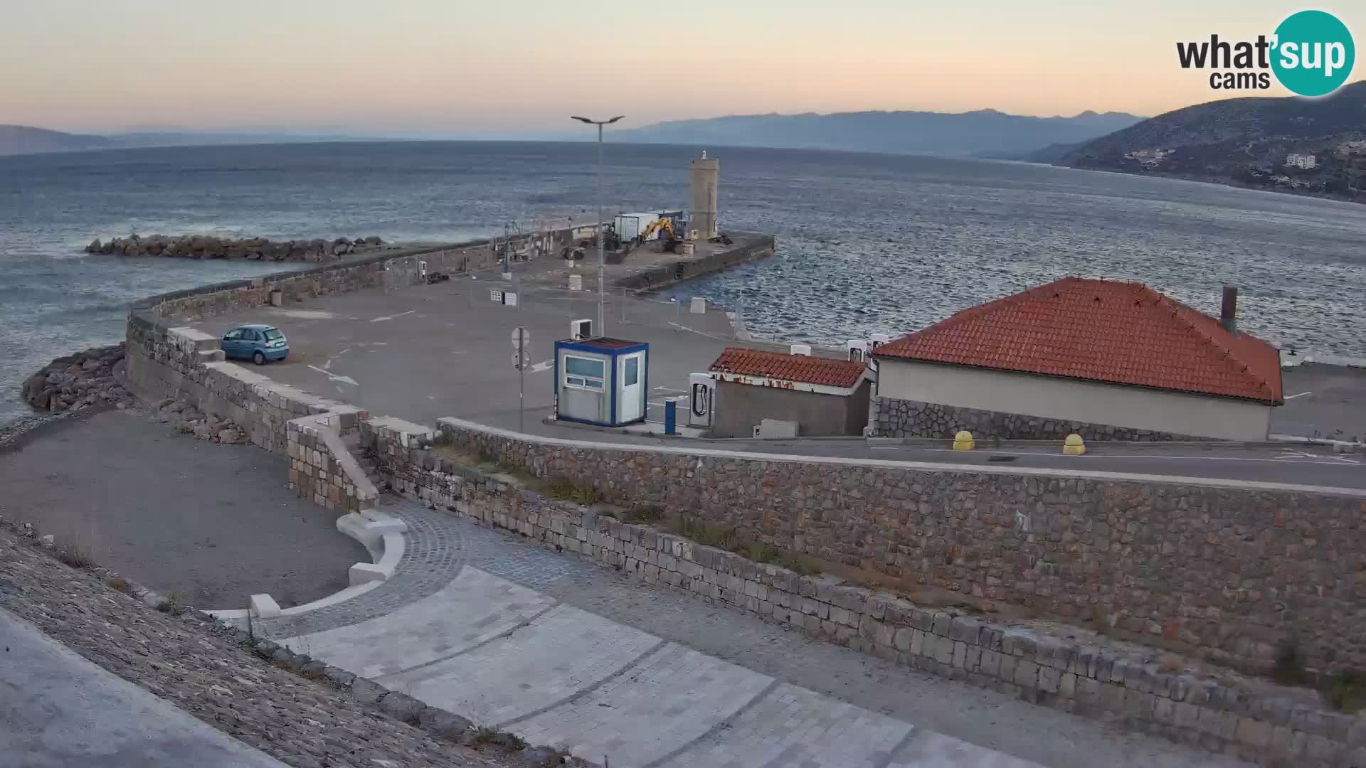 Web kamera Senj luka – Lukobran i svjetionik uživo