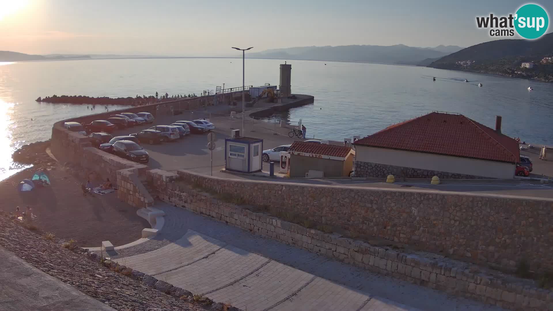 Webcam port de Senj – Vue sur la jetée et le phare