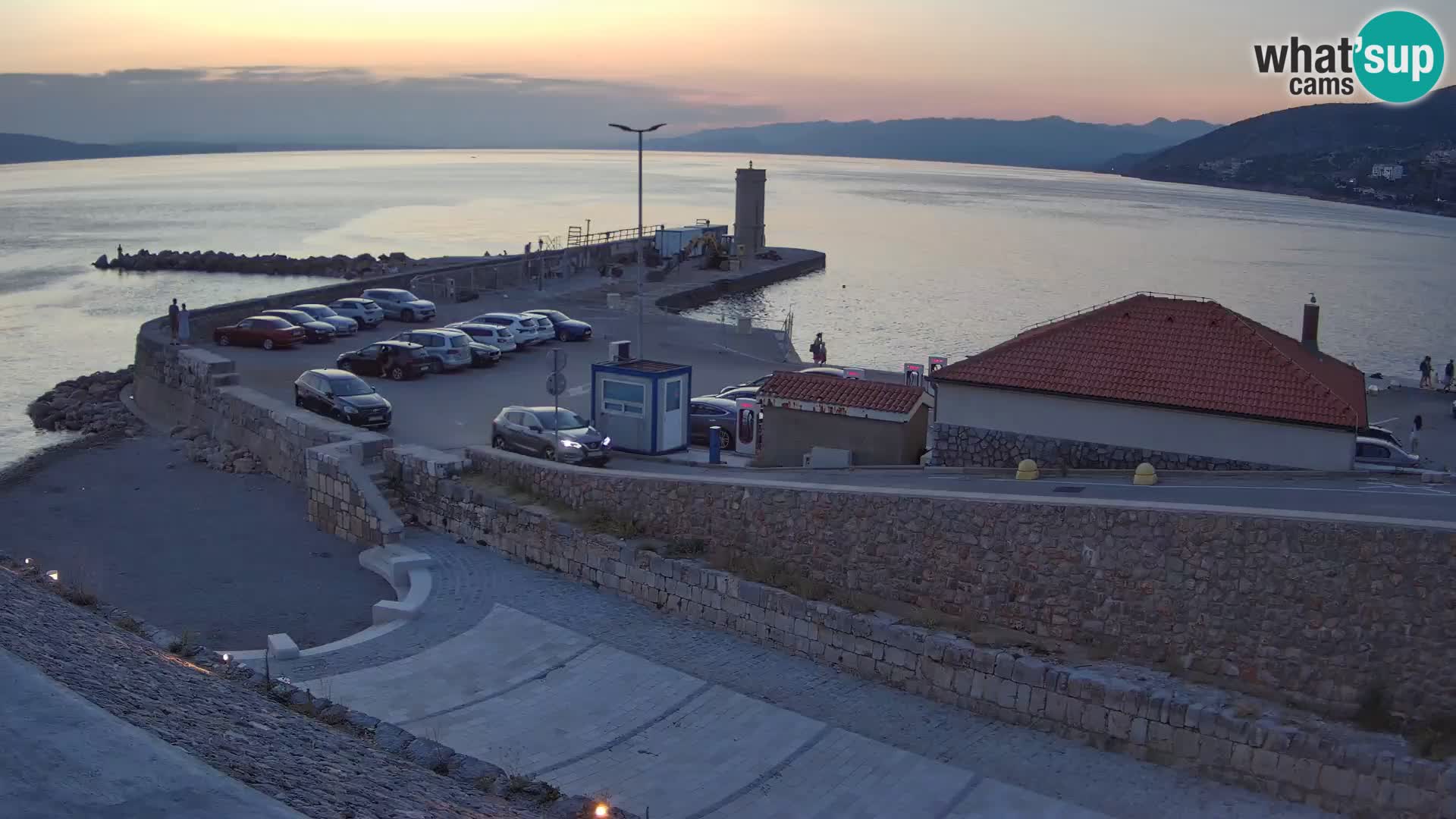 Webcam port de Senj – Vue sur la jetée et le phare