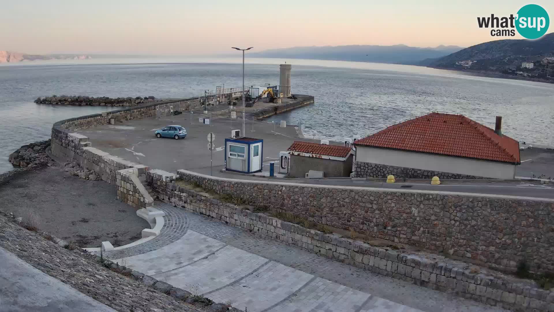 Senj Hafen Webcam – Wellenbrecher & Leuchtturm Liveblick