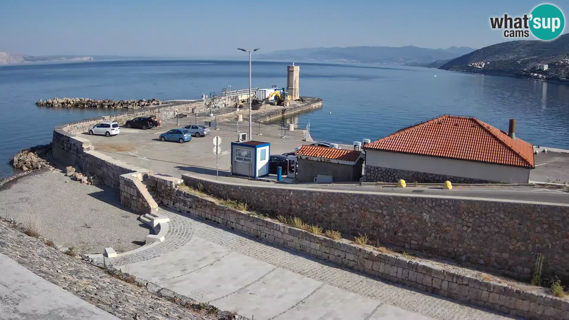 Webcam port de Senj – Vue sur la jetée et le phare