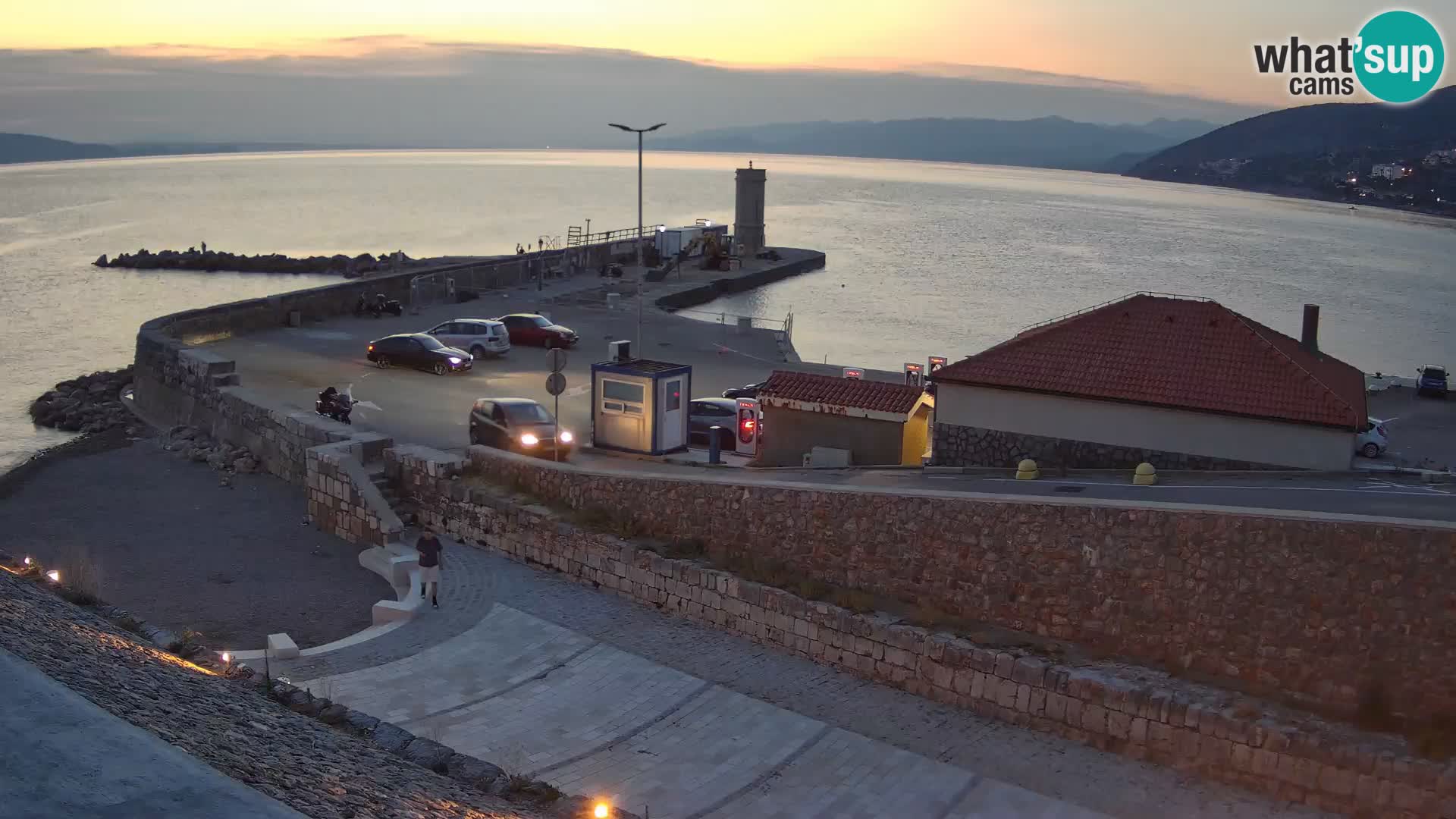 Senj Hafen Webcam – Wellenbrecher & Leuchtturm Liveblick