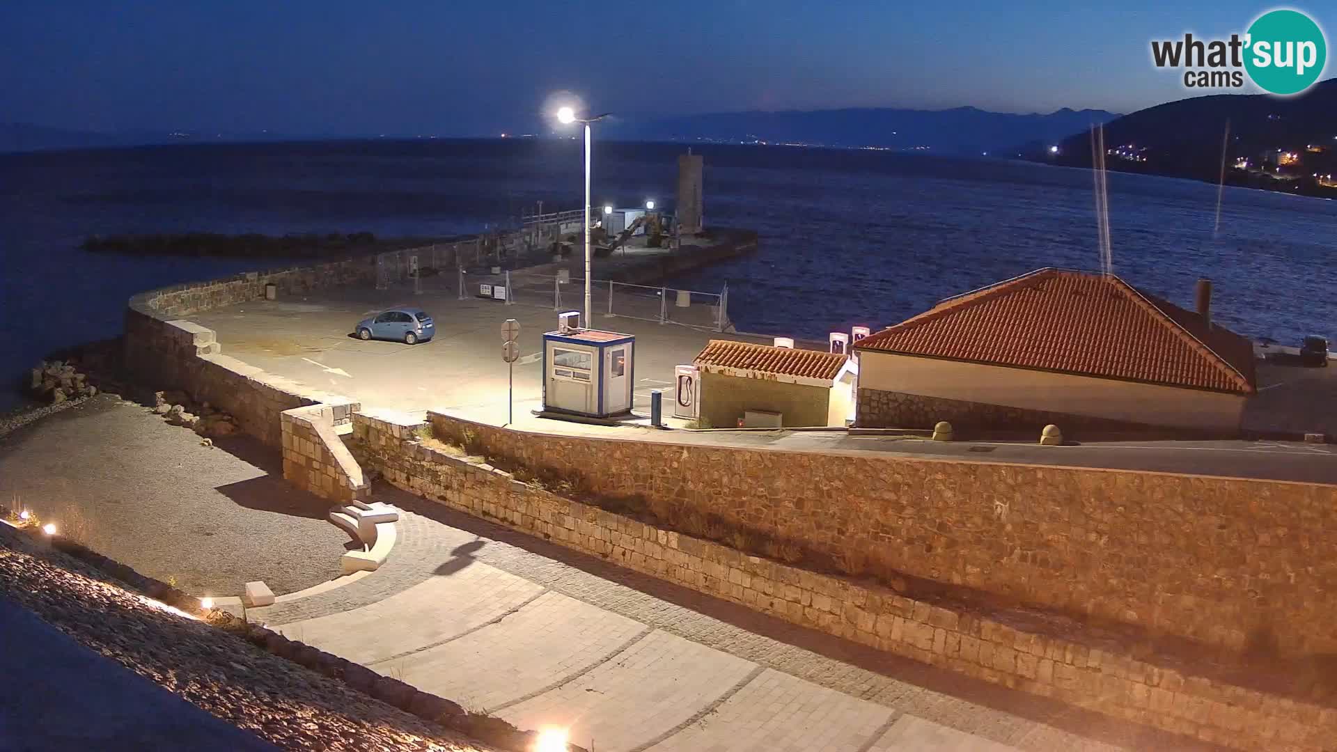 Senj Hafen Webcam – Wellenbrecher & Leuchtturm Liveblick