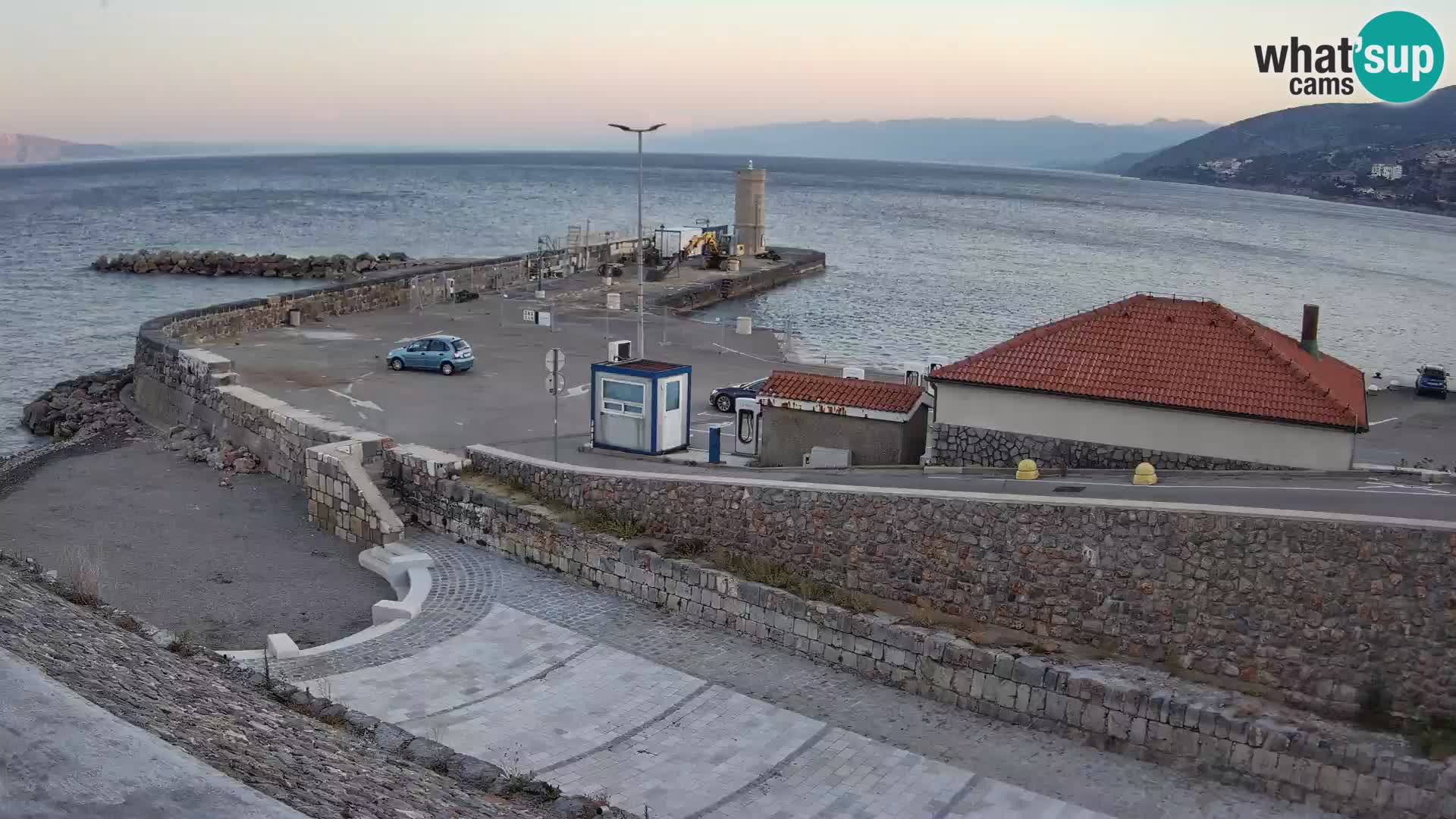 Web kamera Senj luka – Lukobran i svjetionik uživo