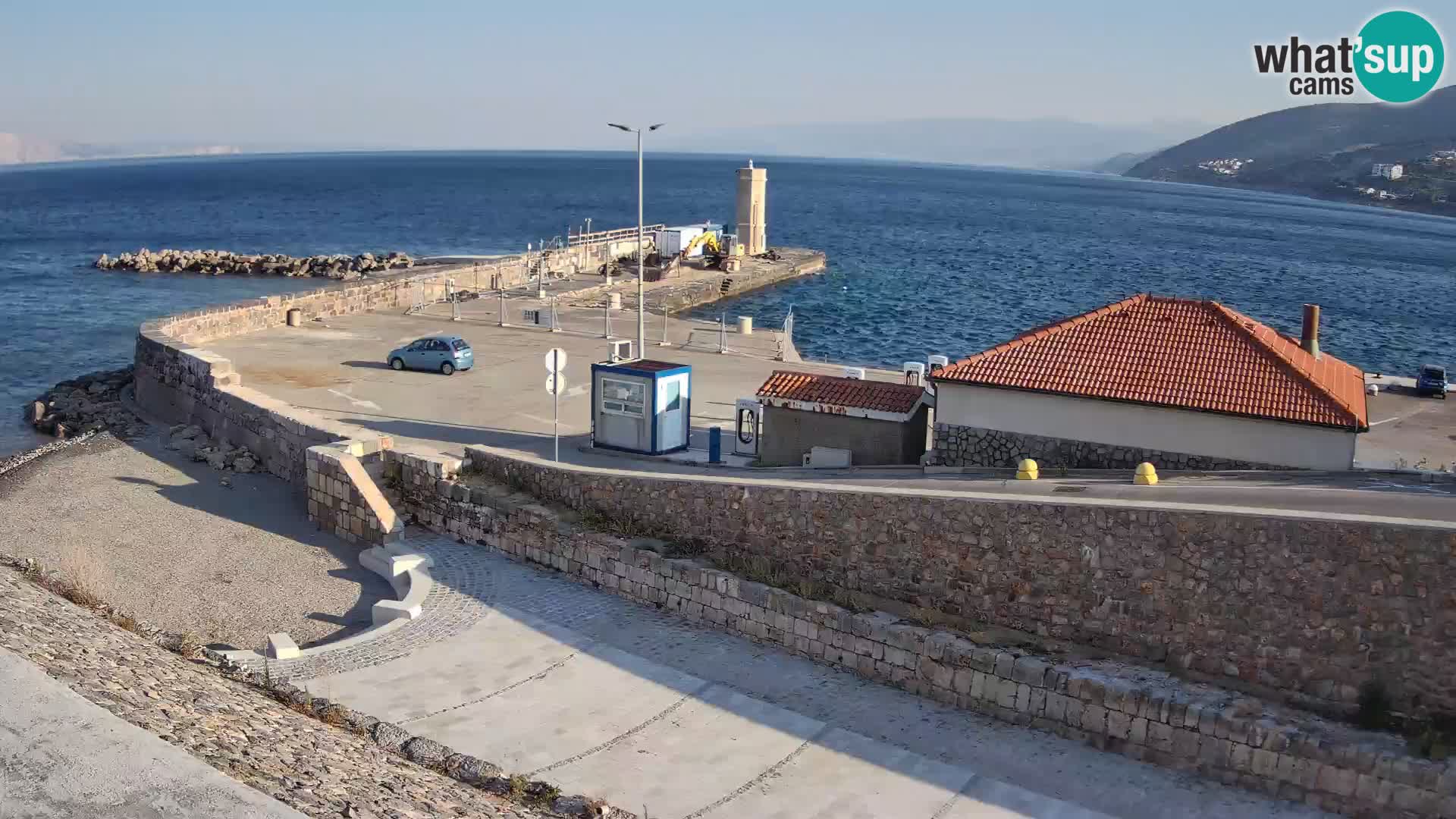 Web kamera Senj luka – Lukobran i svjetionik uživo