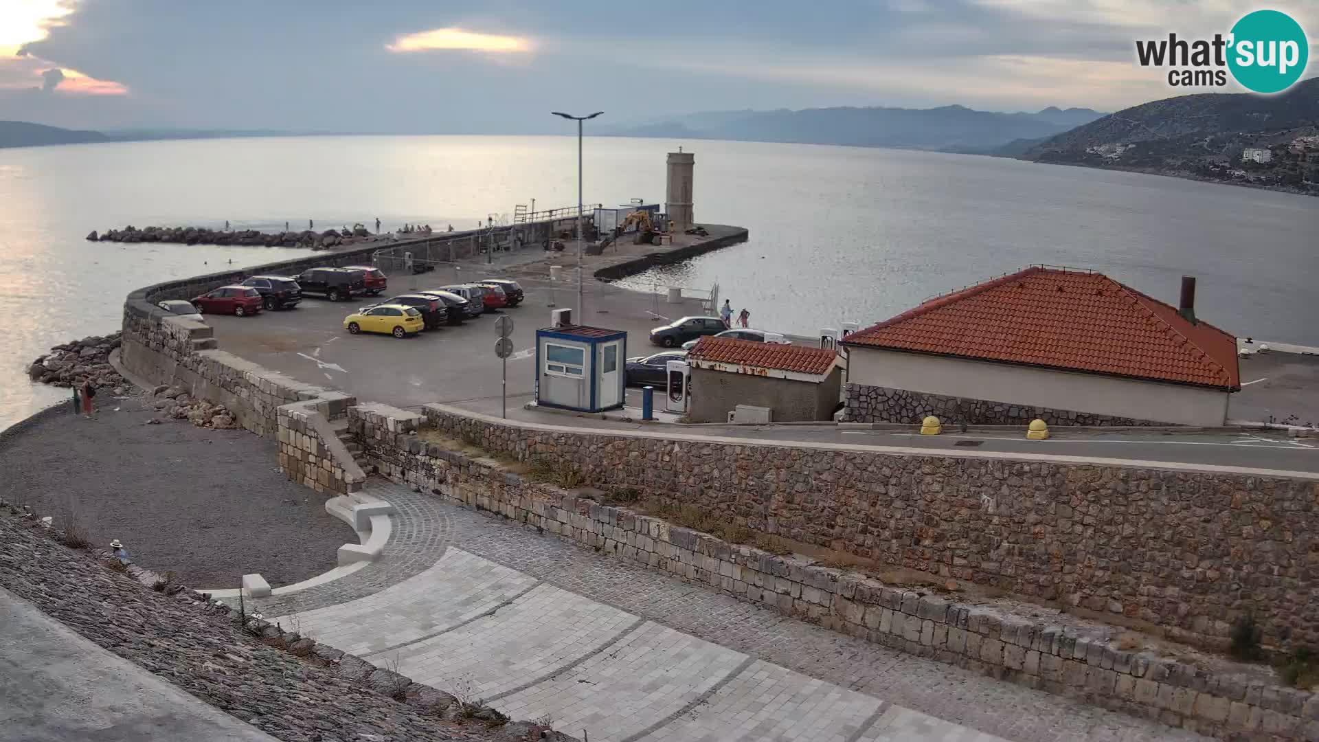 Webcam port de Senj – Vue sur la jetée et le phare