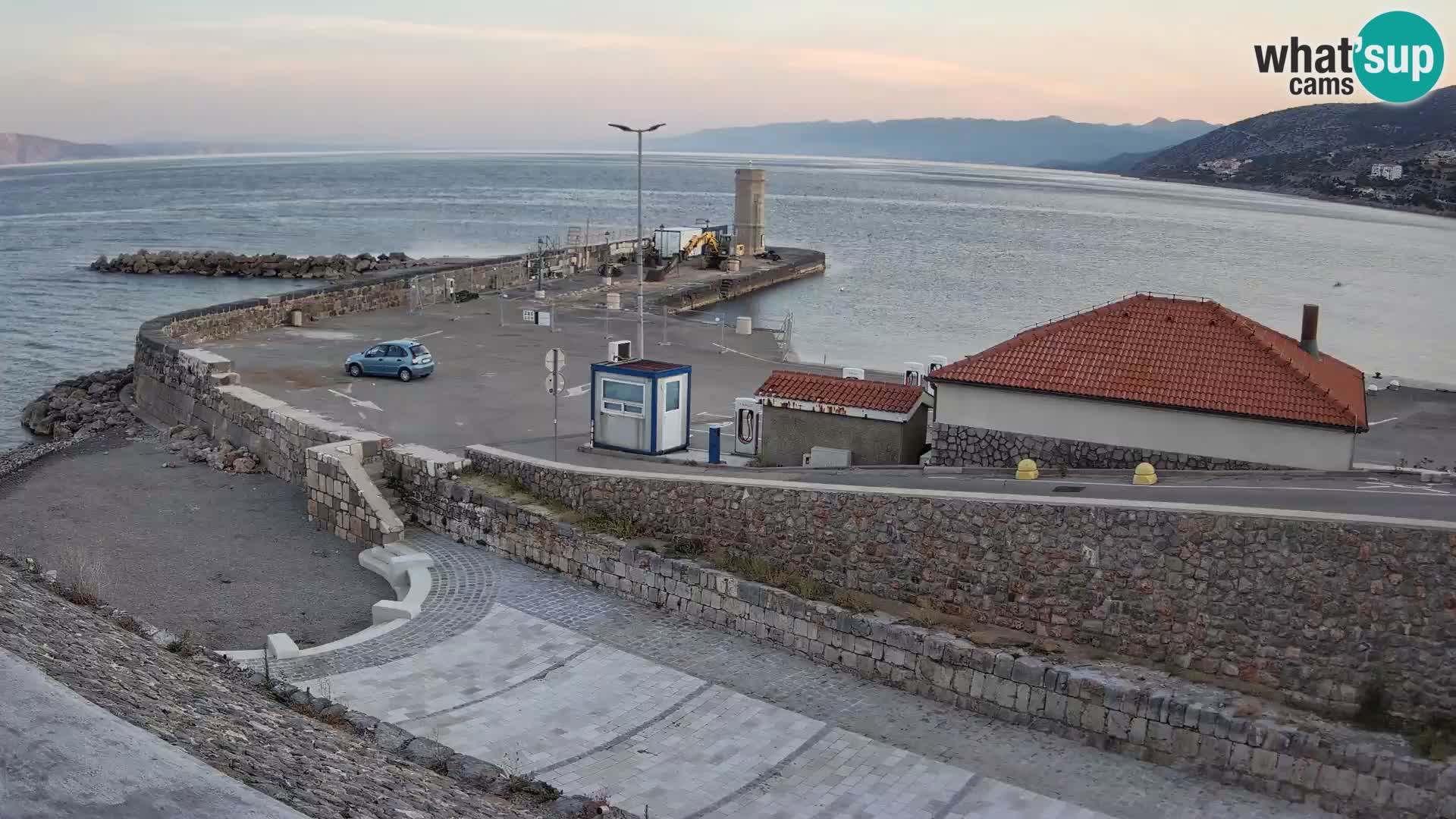 Webcam port de Senj – Vue sur la jetée et le phare