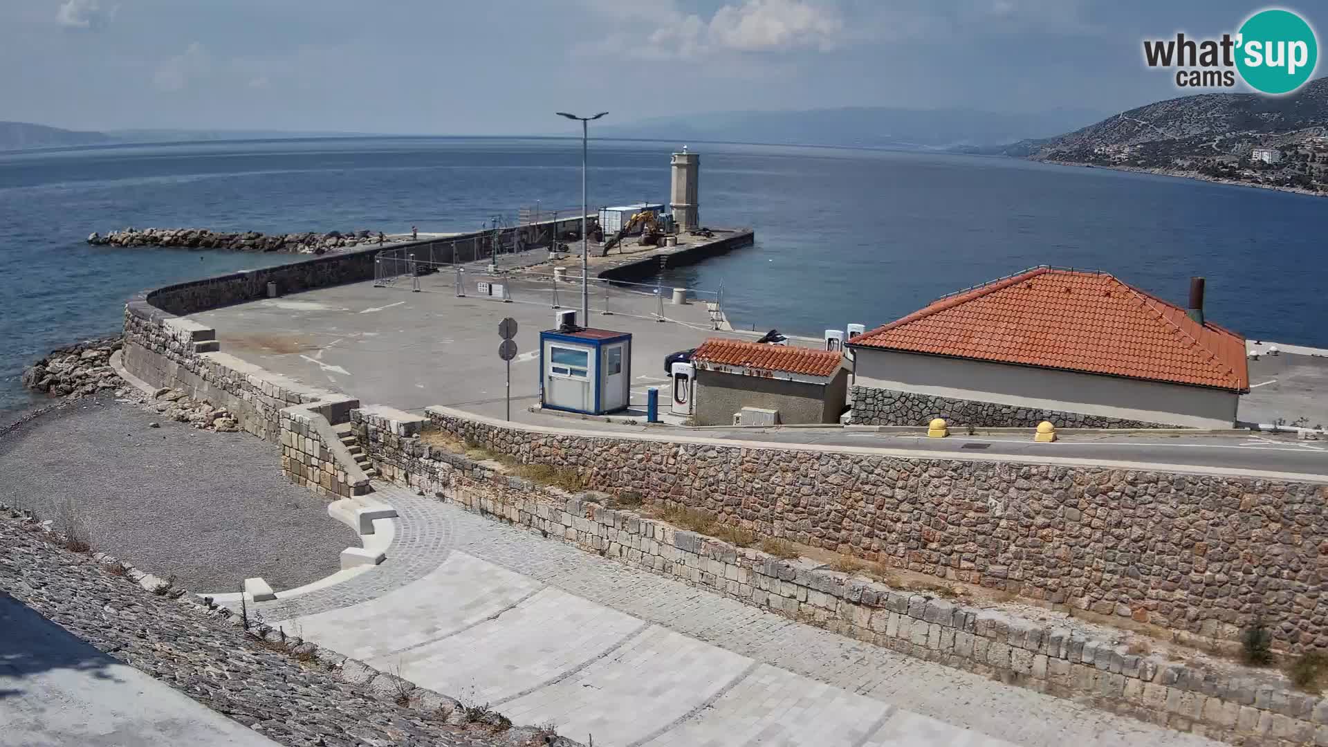 Webcam port de Senj – Vue sur la jetée et le phare