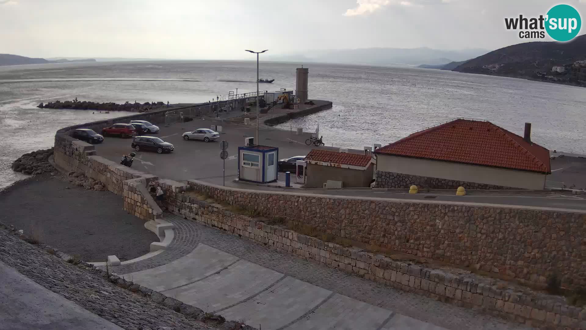 Webcam port de Senj – Vue sur la jetée et le phare