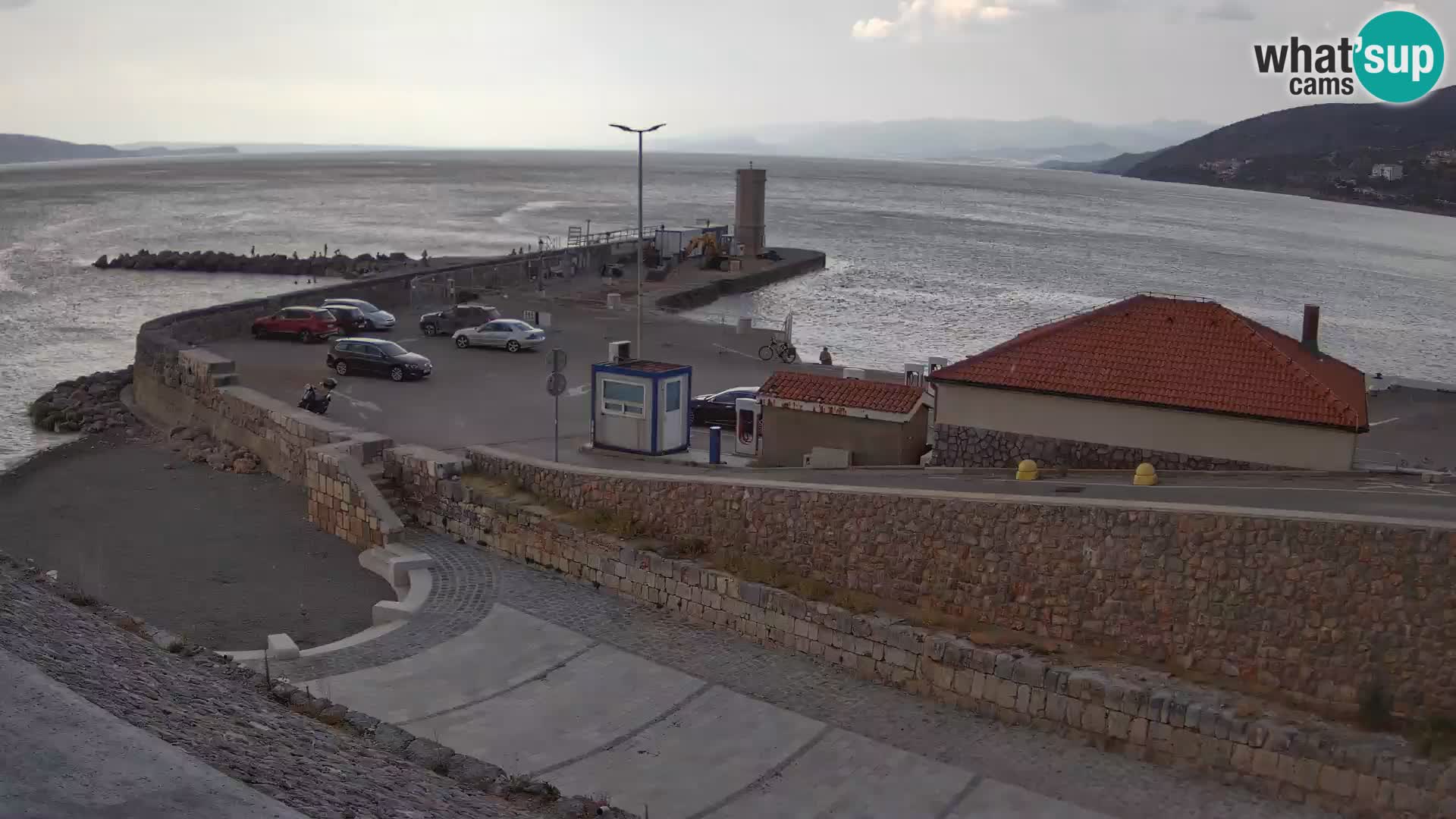 Webcam port de Senj – Vue sur la jetée et le phare