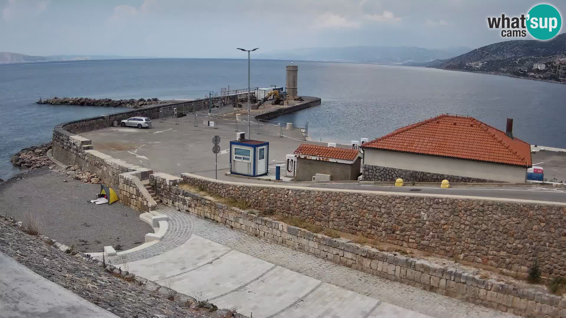 Webcam port de Senj – Vue sur la jetée et le phare