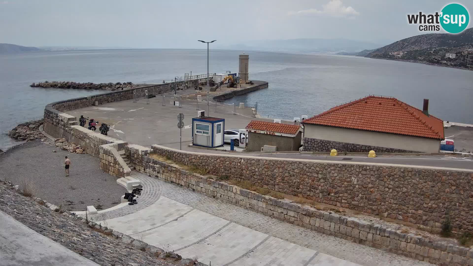 Webcam port de Senj – Vue sur la jetée et le phare