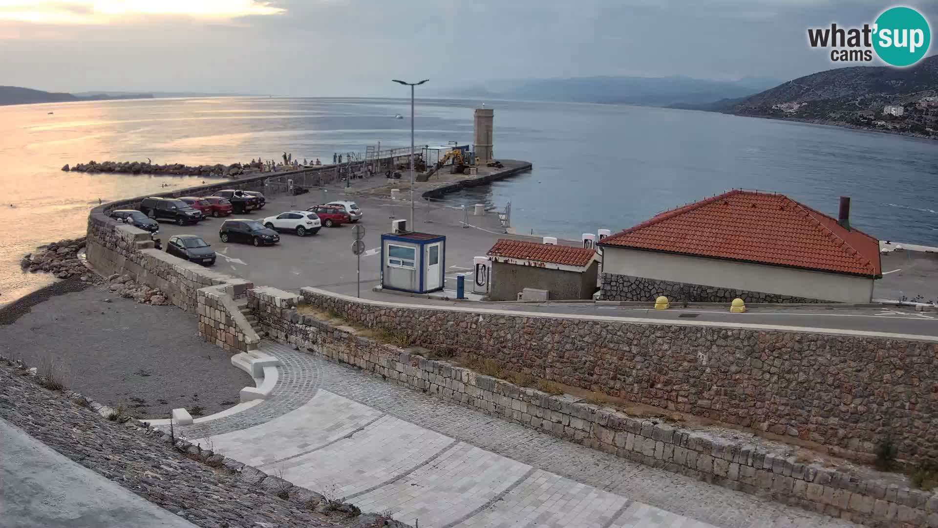 Webcam port de Senj – Vue sur la jetée et le phare