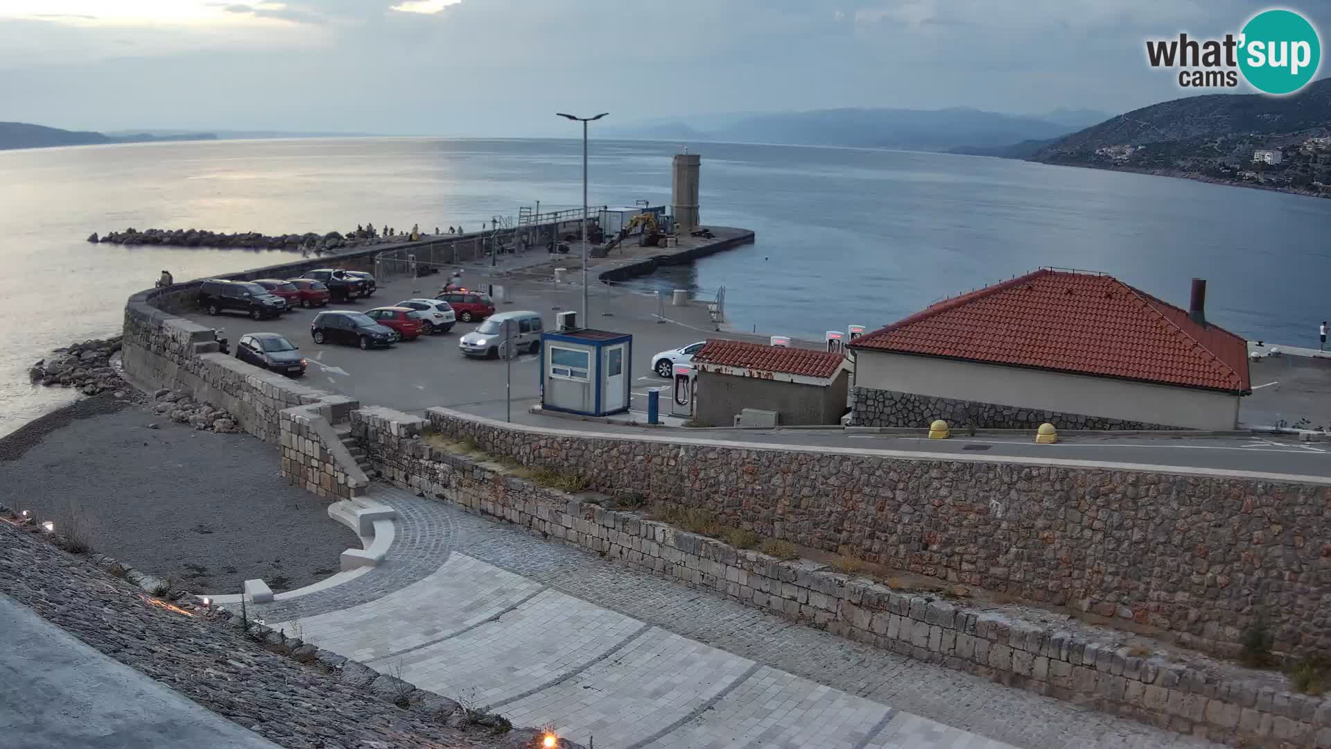 Senj Hafen Webcam – Wellenbrecher & Leuchtturm Liveblick