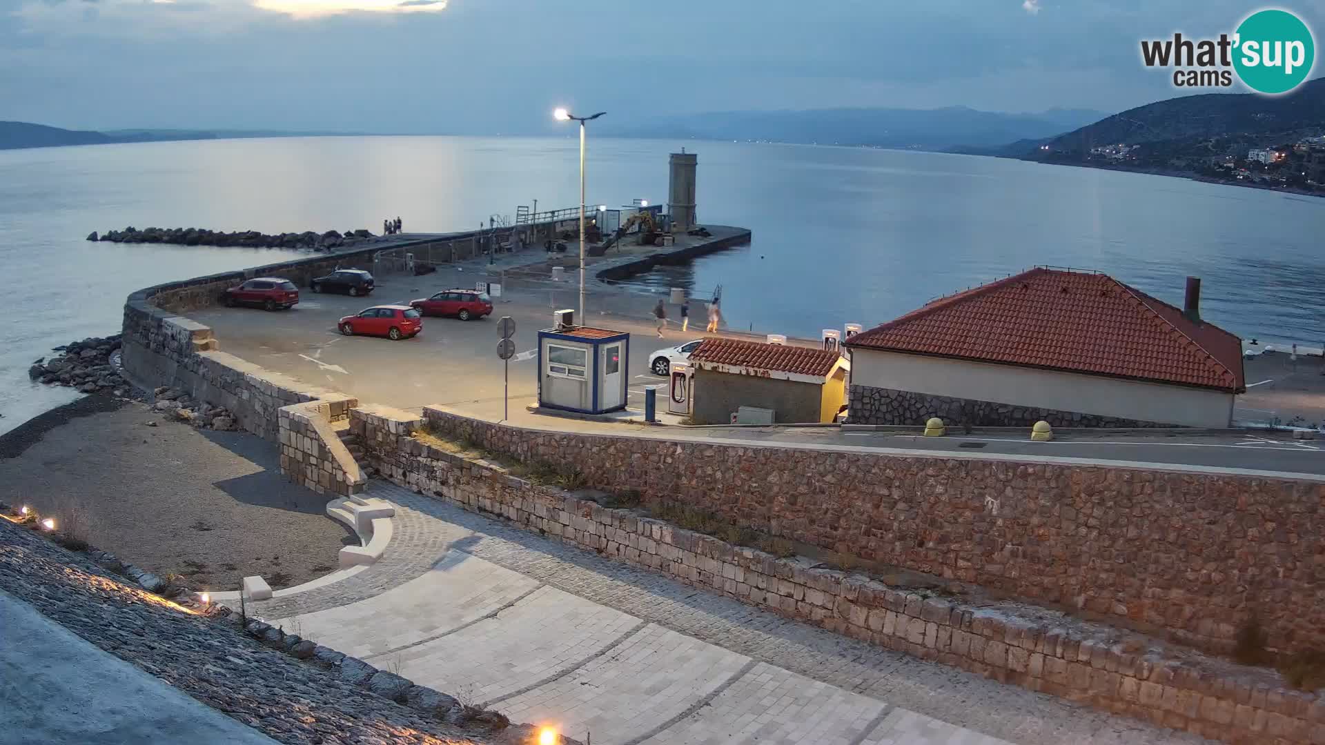 Webcam port de Senj – Vue sur la jetée et le phare