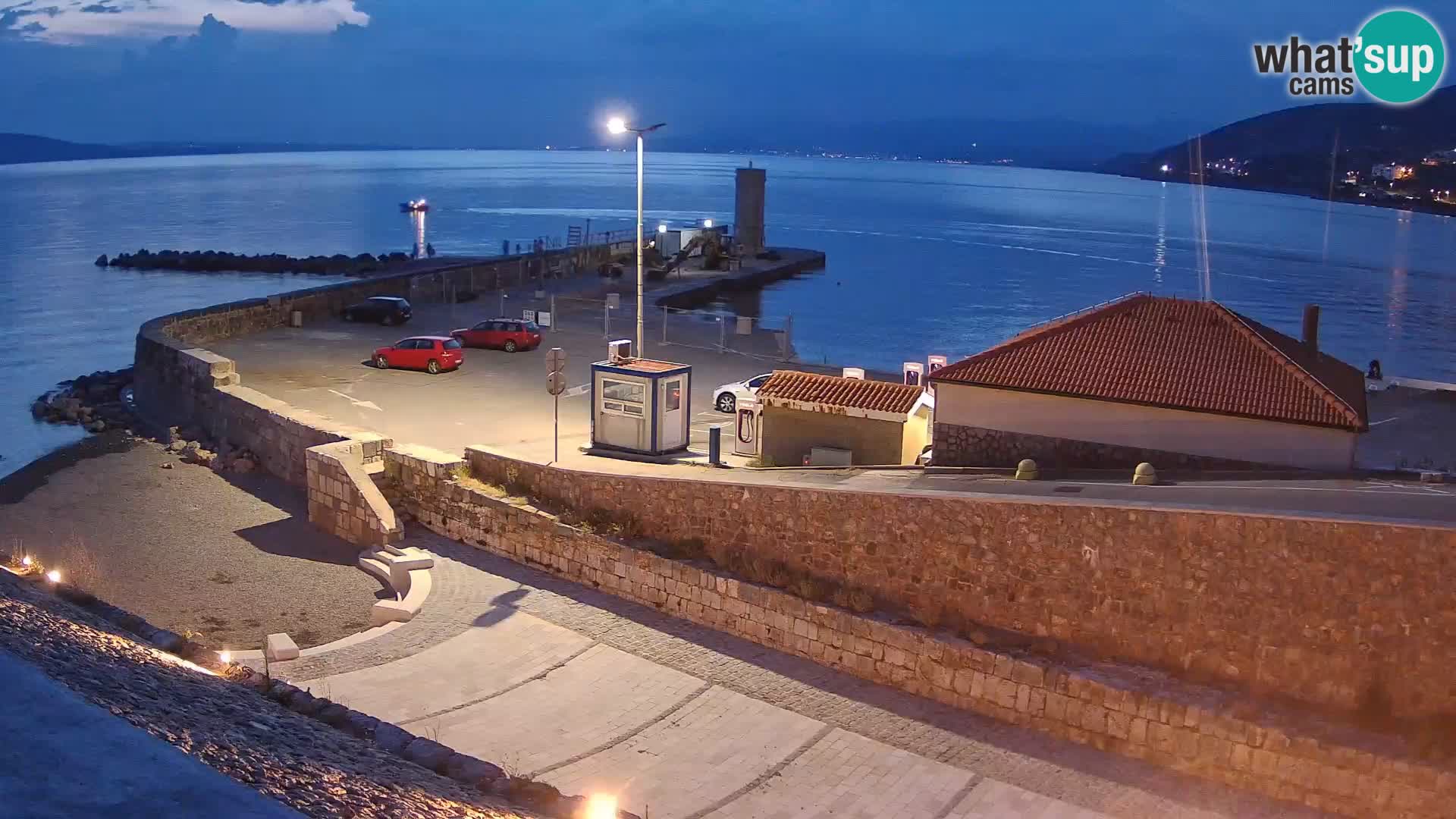 Senj Hafen Webcam – Wellenbrecher & Leuchtturm Liveblick