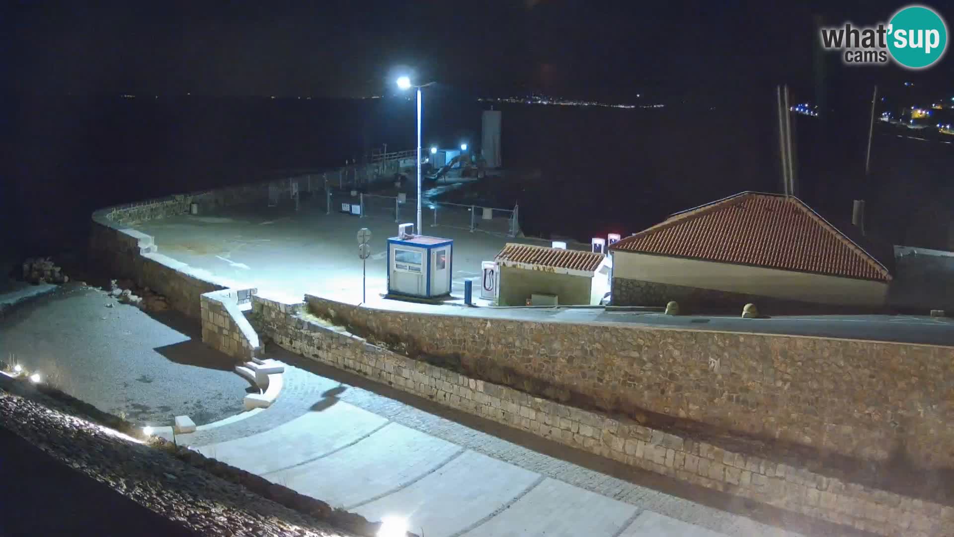 Webcam port de Senj – Vue sur la jetée et le phare