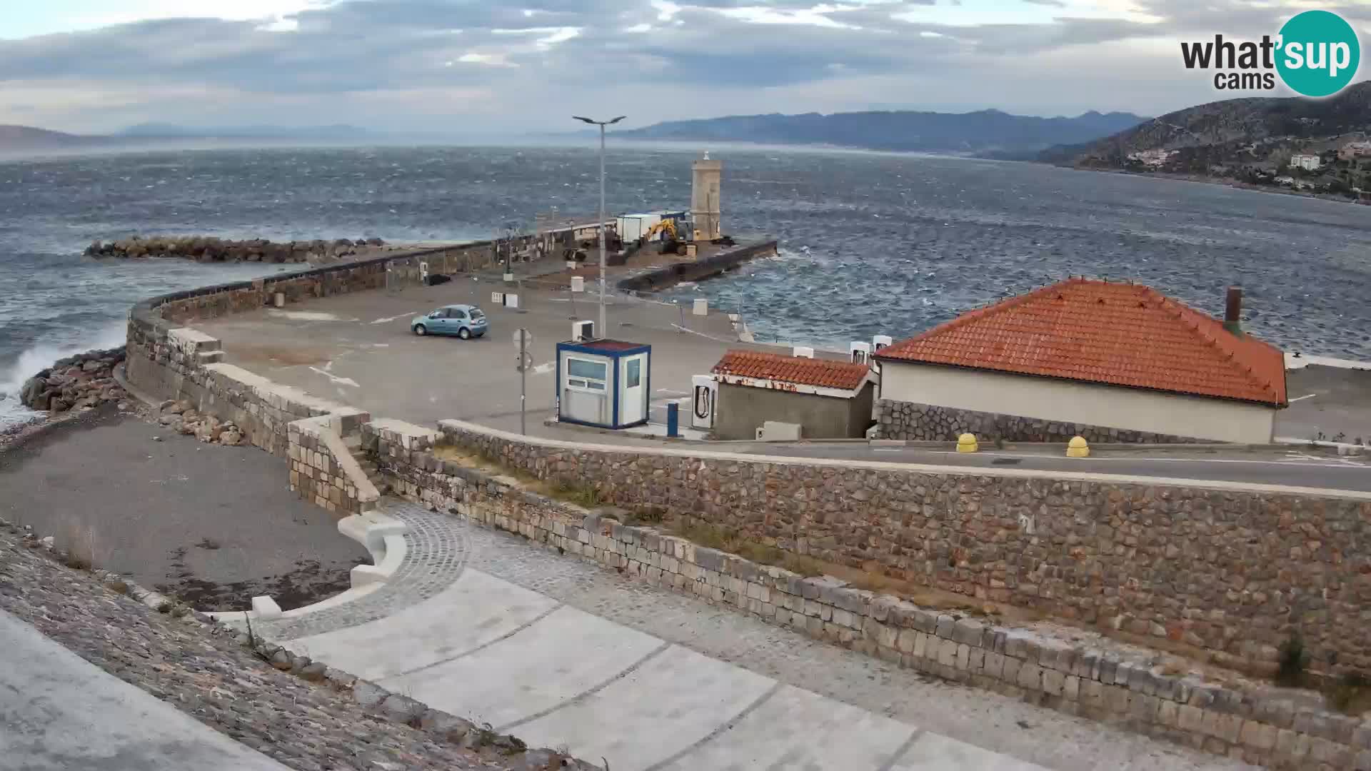 Webcam port de Senj – Vue sur la jetée et le phare