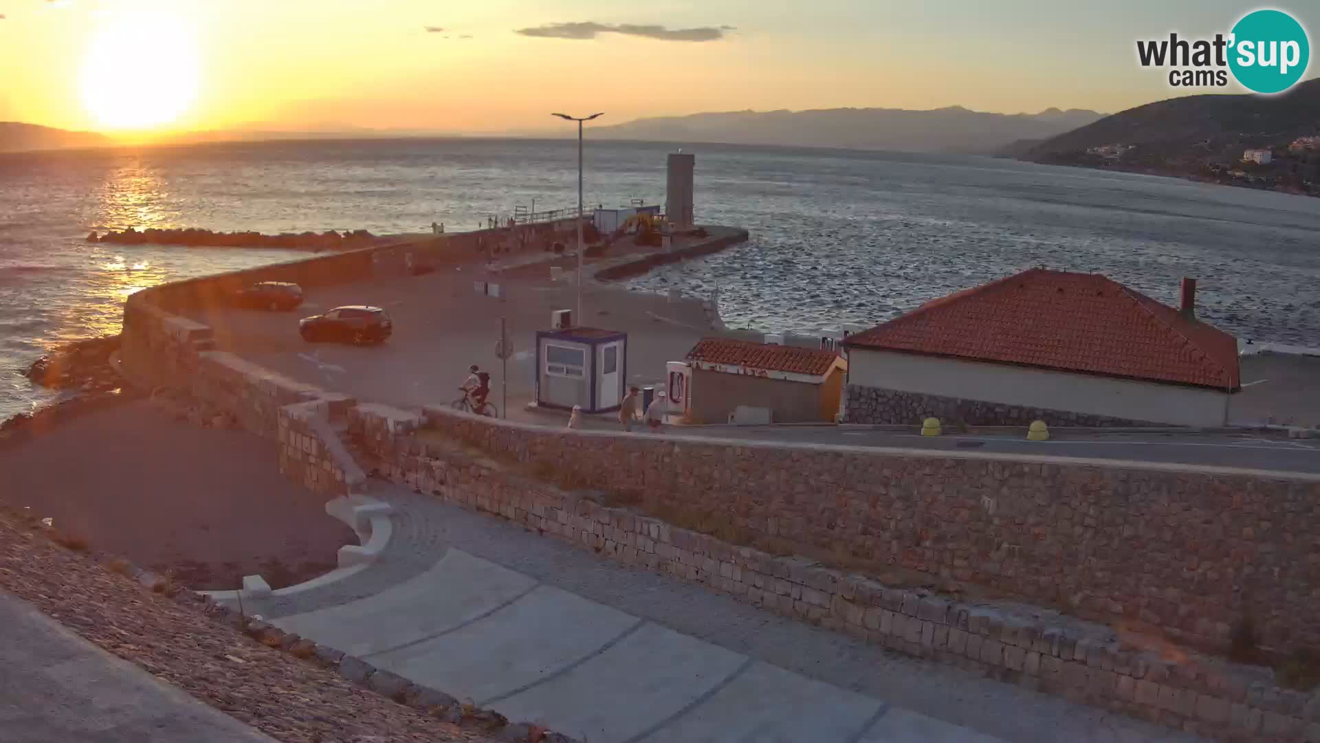 Web kamera Senj luka – Lukobran i svjetionik uživo