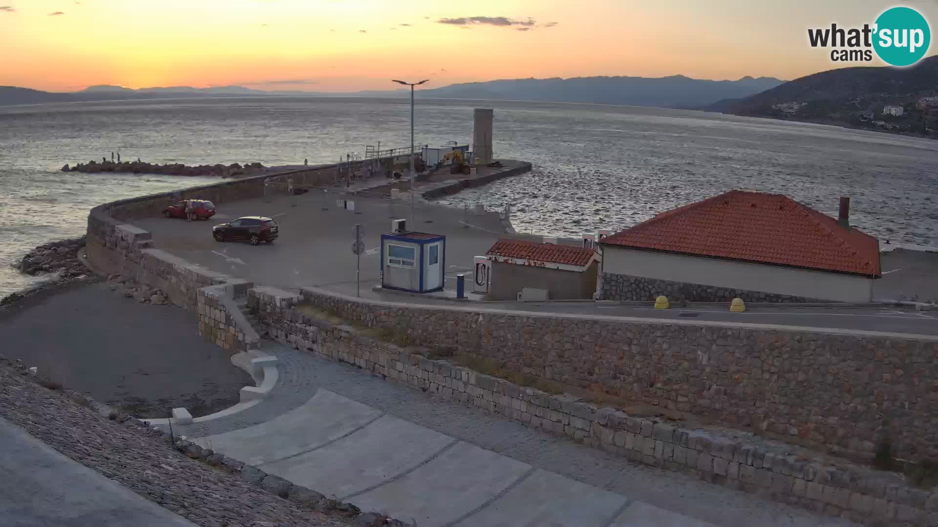 Senj Hafen Webcam – Wellenbrecher & Leuchtturm Liveblick