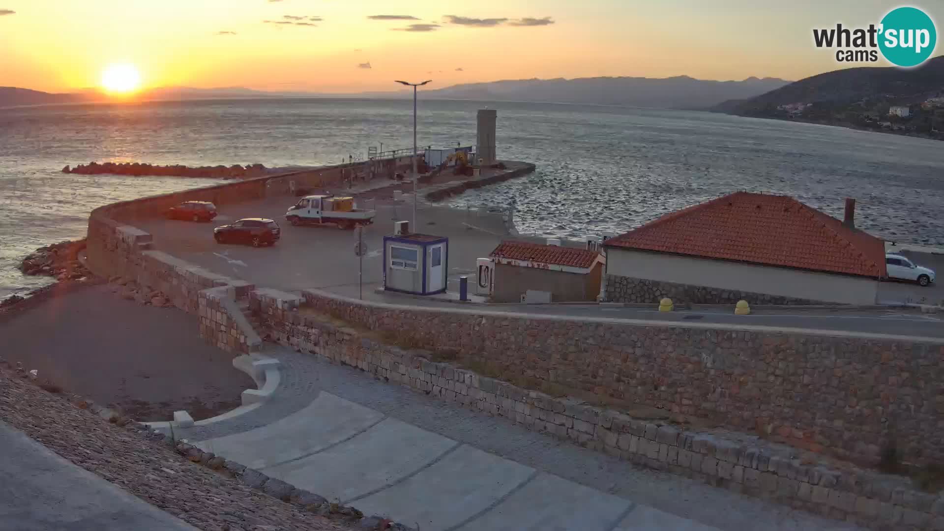 Senj Hafen Webcam – Wellenbrecher & Leuchtturm Liveblick