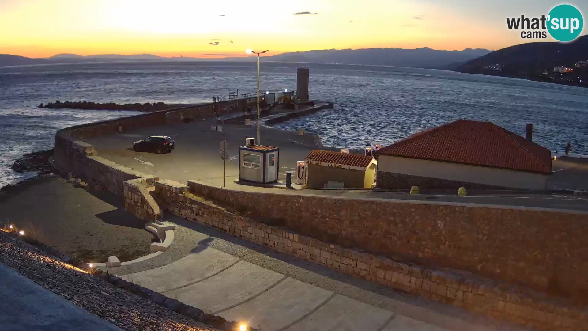 Webcam Porto di Segna – Frangiflutti e Faro in diretta