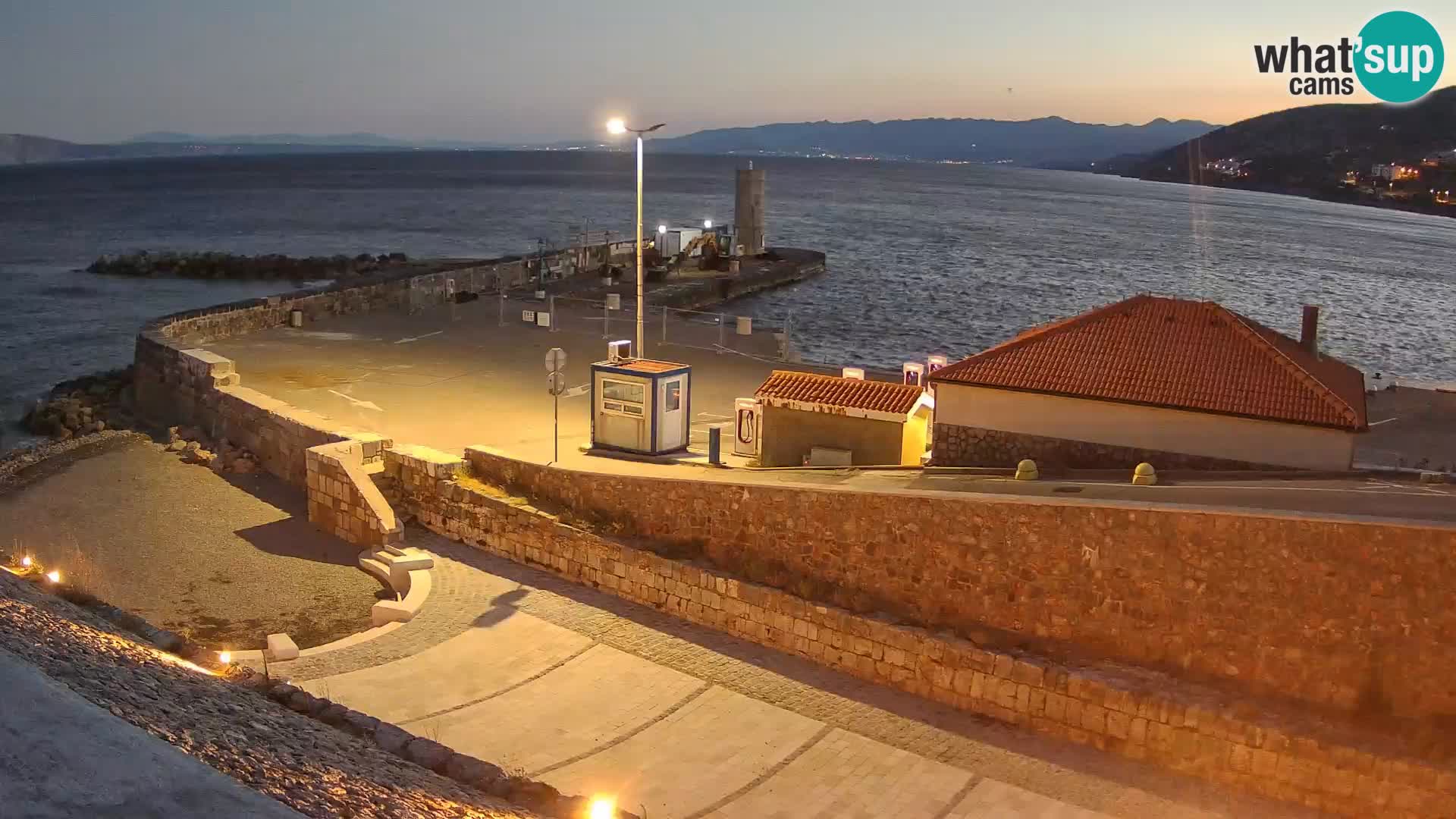 Senj Harbour Webcam – Breakwater & Lighthouse Live View