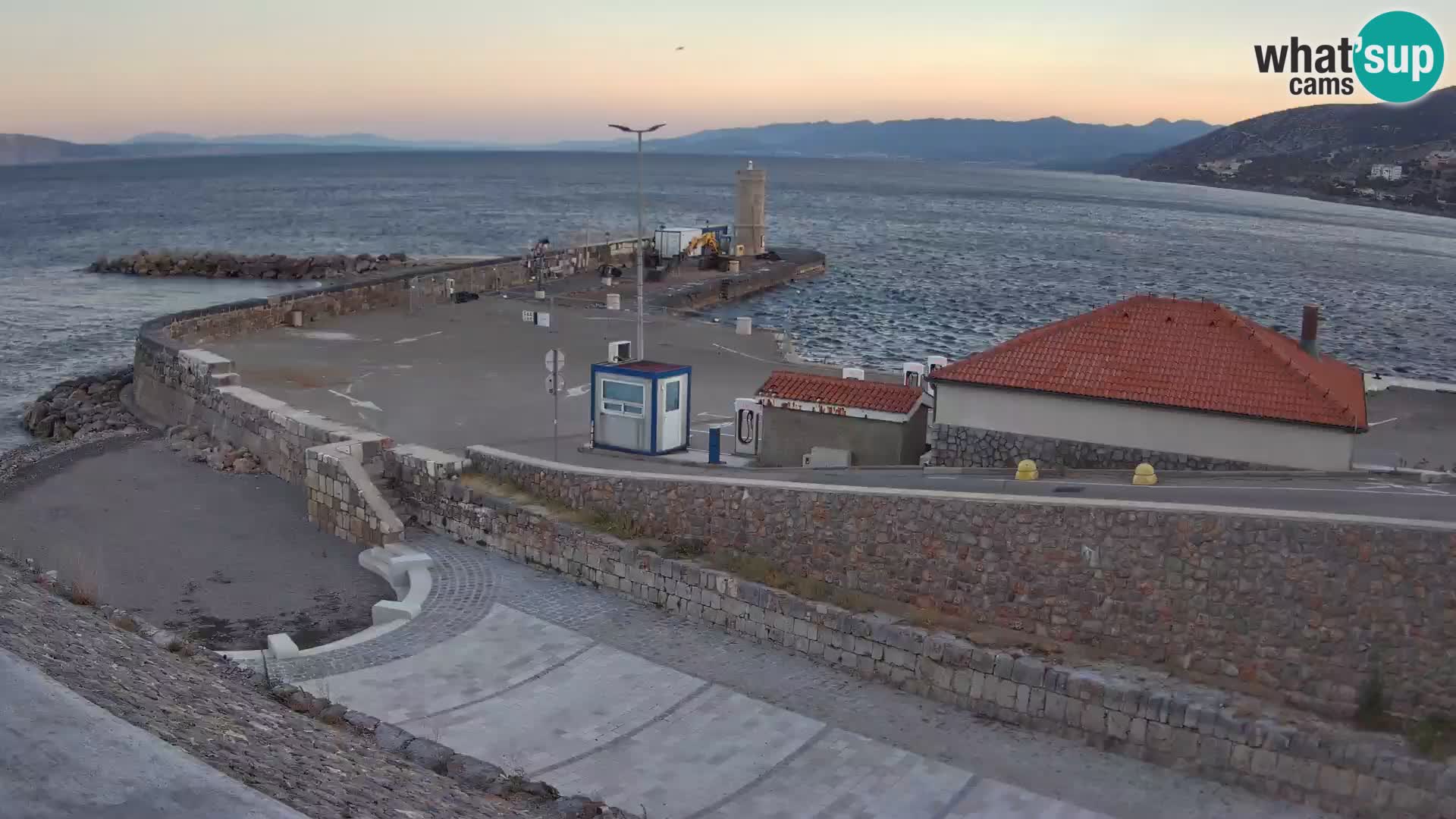 Webcam puerto de Senj – Rompeolas y faro en directo