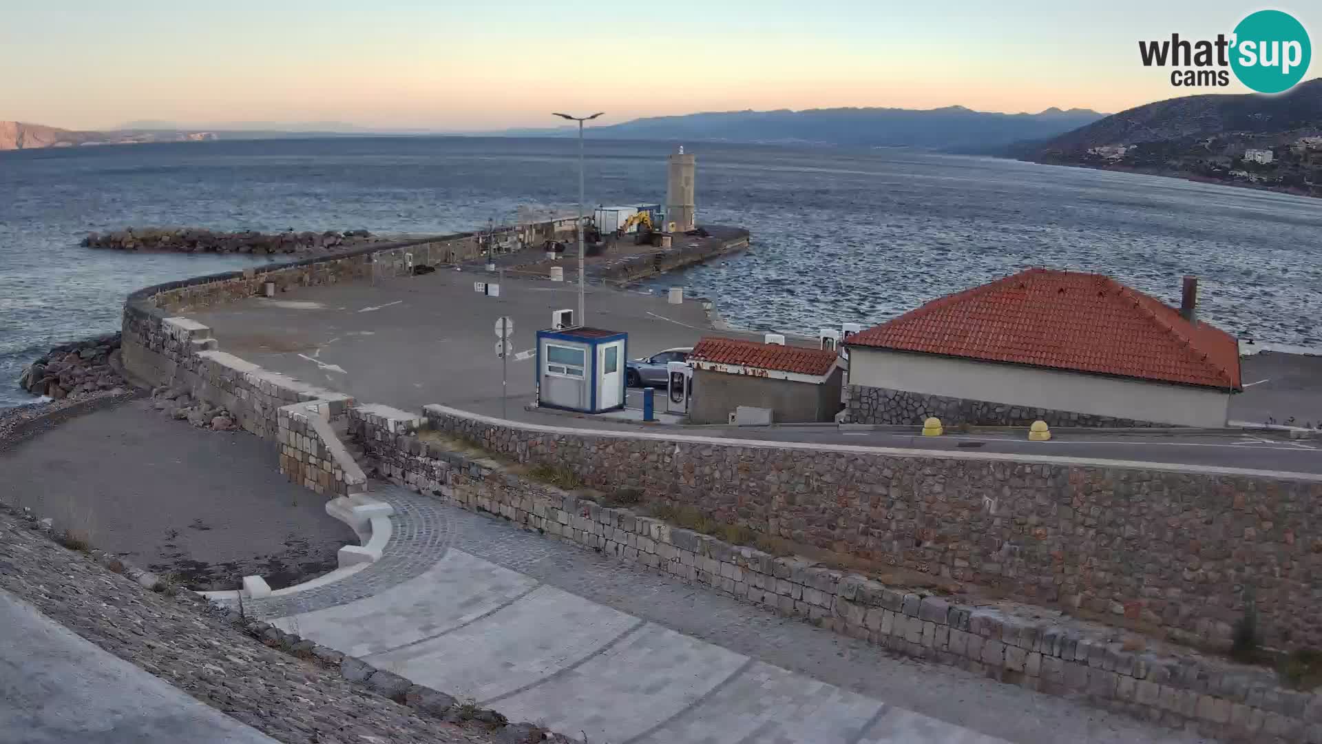 Webcam Porto di Segna – Frangiflutti e Faro in diretta