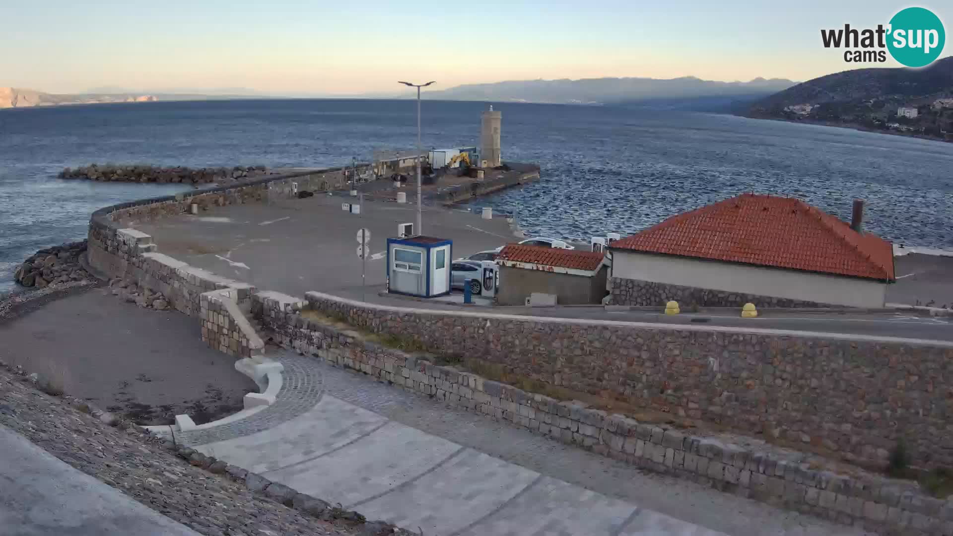 Senj Hafen Webcam – Wellenbrecher & Leuchtturm Liveblick