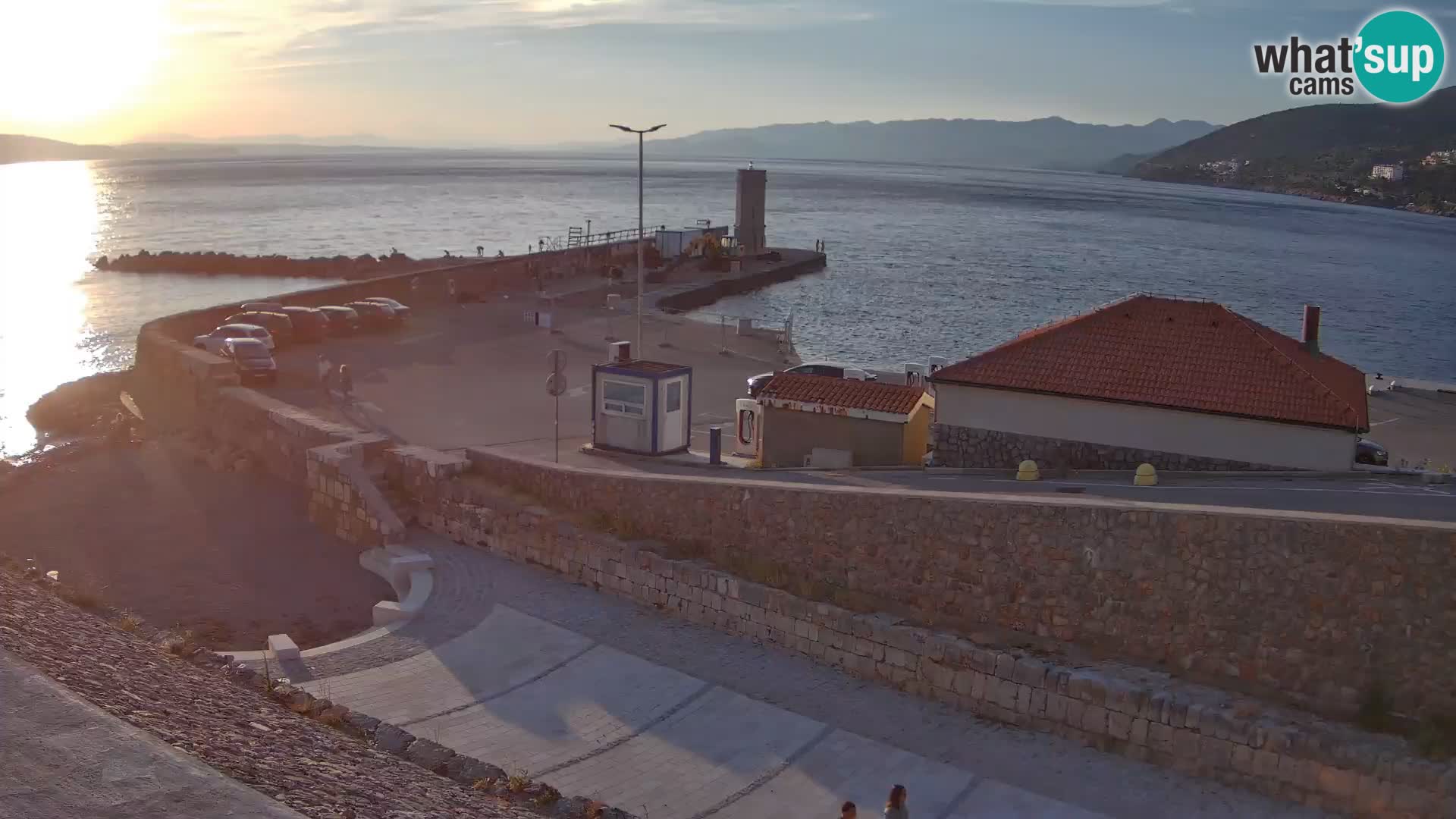Webcam port de Senj – Vue sur la jetée et le phare
