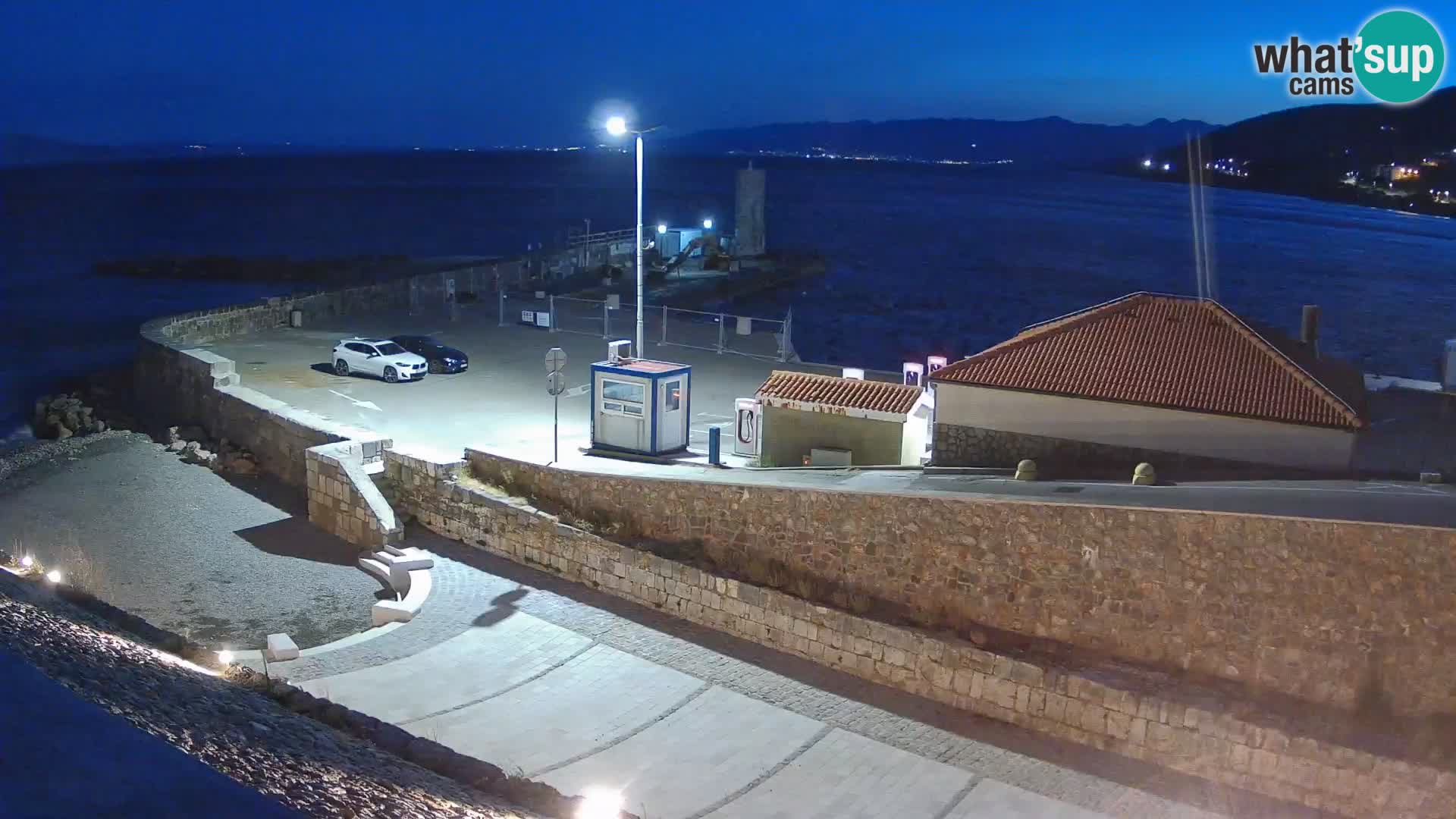 Senj Hafen Webcam – Wellenbrecher & Leuchtturm Liveblick